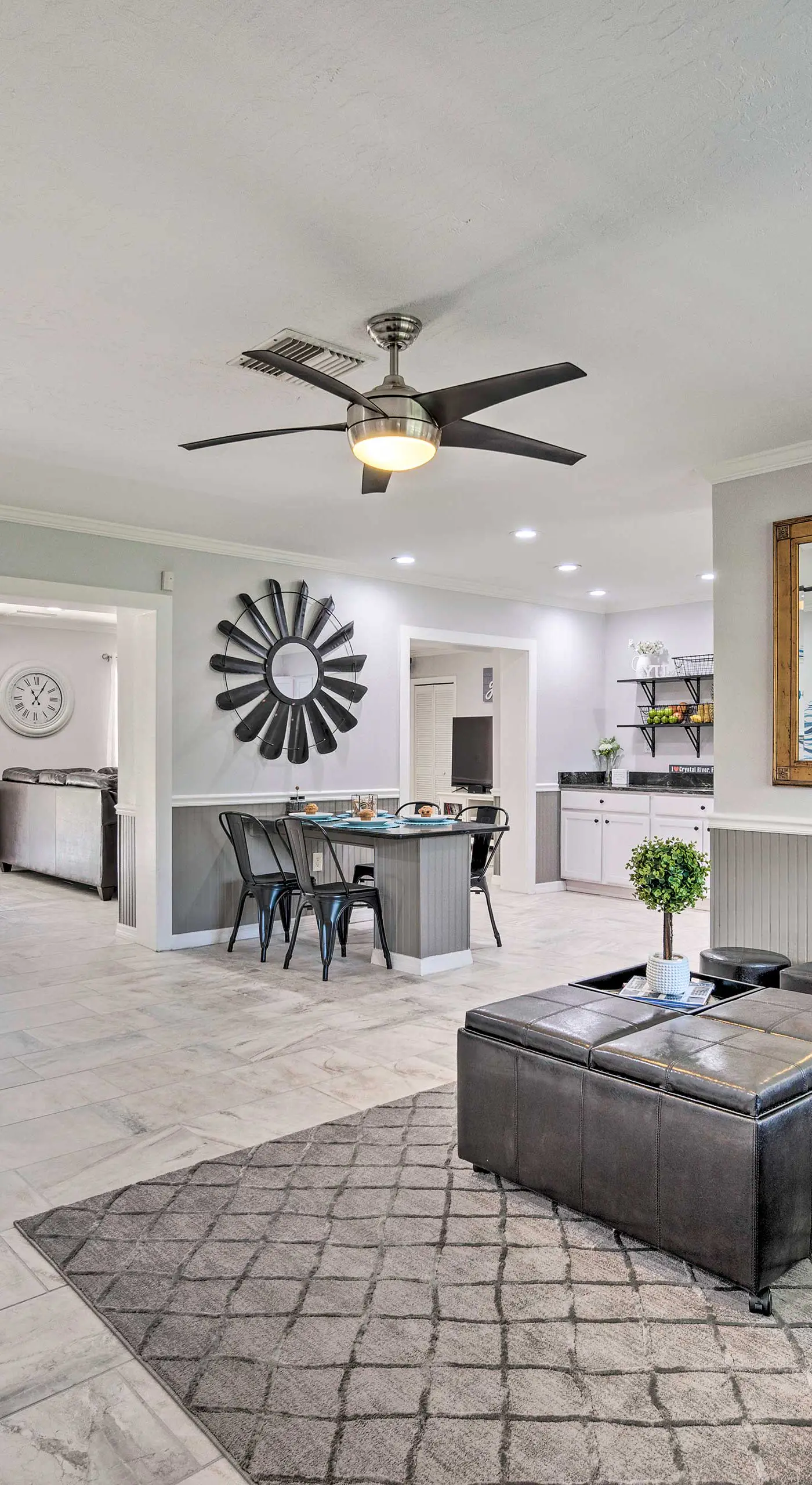 Hot Tub + Game Room: Crystal River Retreat!