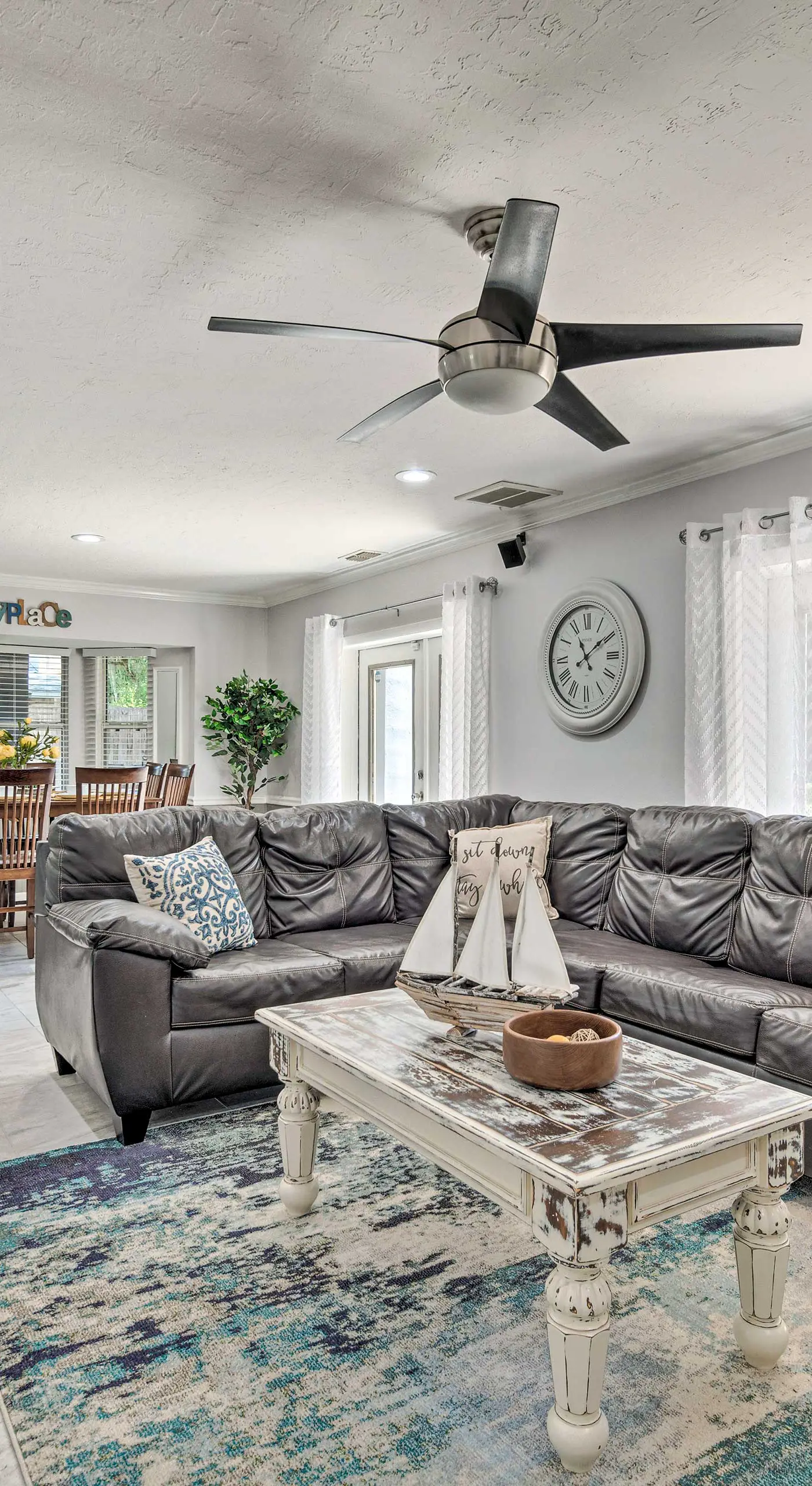 Hot Tub + Game Room: Crystal River Retreat!