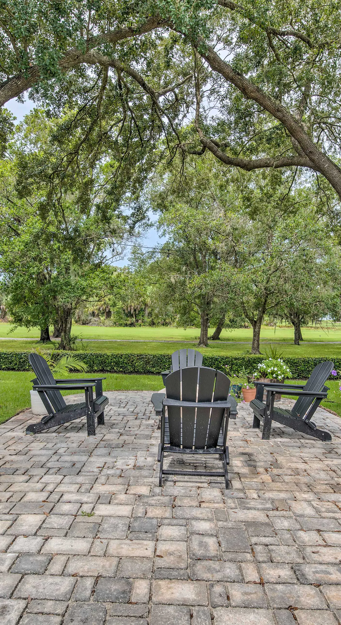 Crystal River Gem Near Three Sisters Springs!