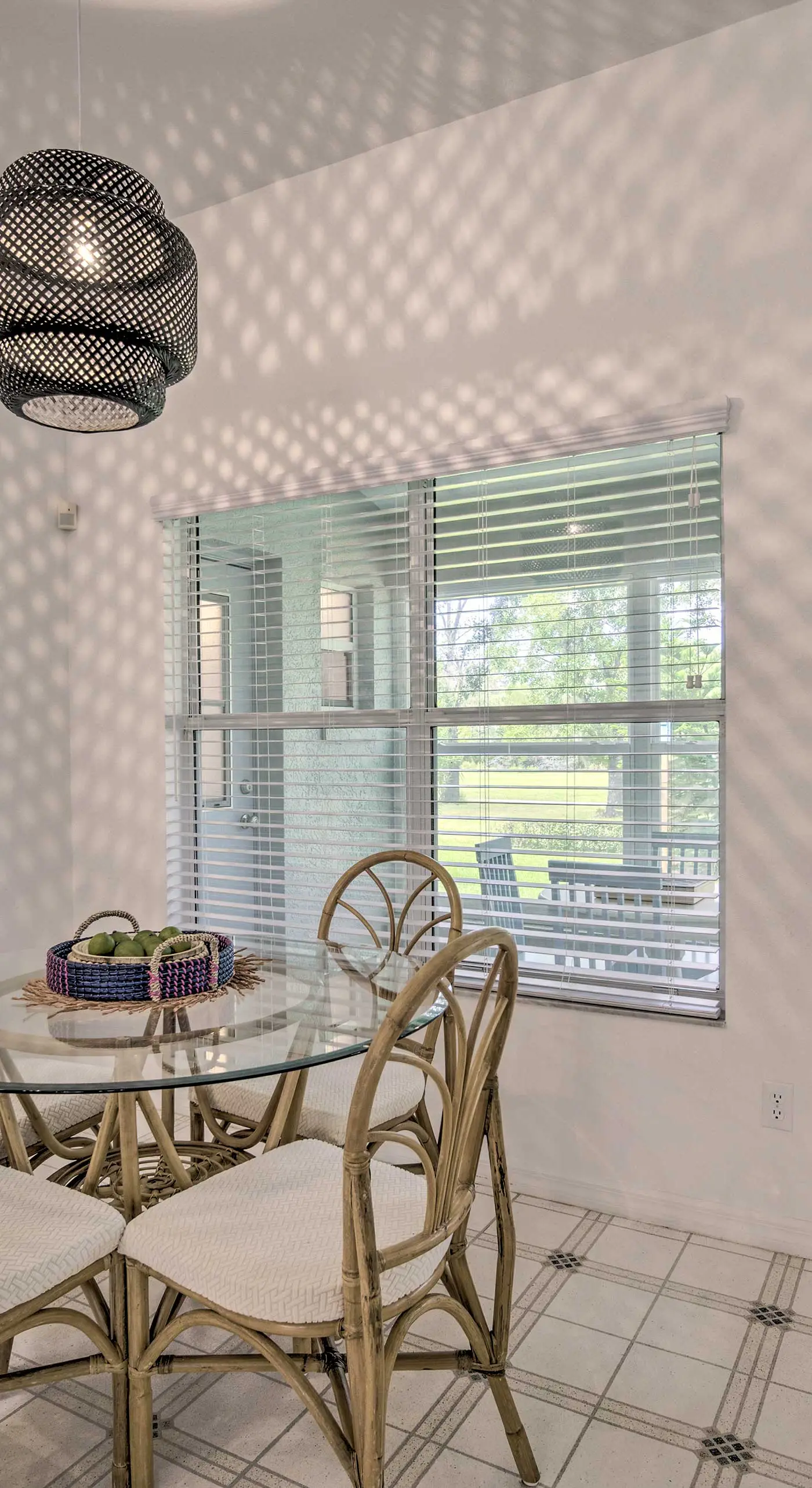 Crystal River Gem Near Three Sisters Springs!