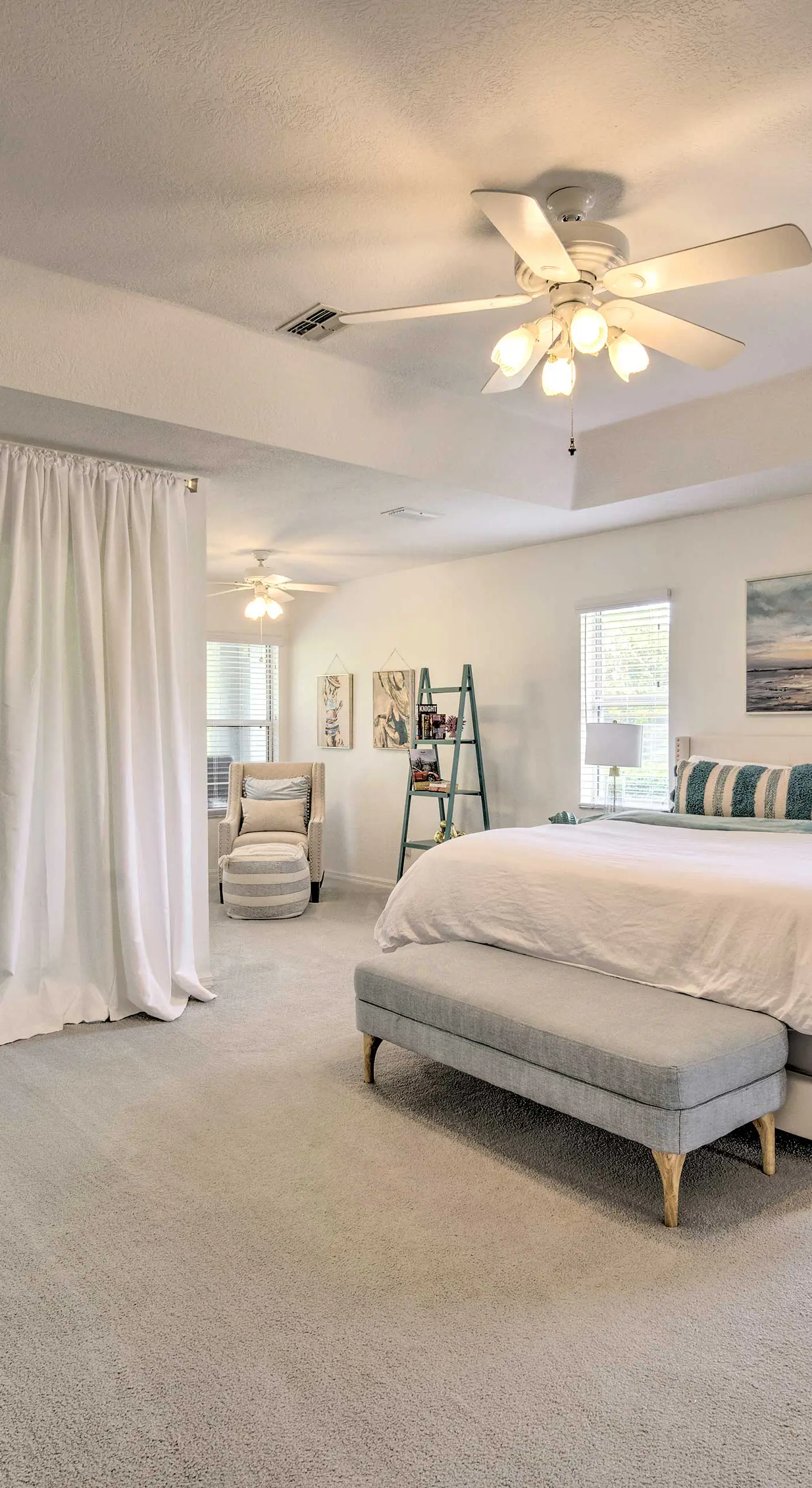 Crystal River Gem Near Three Sisters Springs!