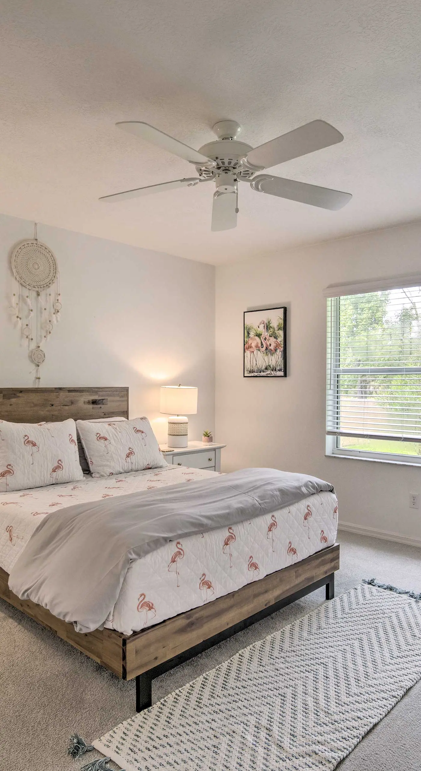 Crystal River Gem Near Three Sisters Springs!