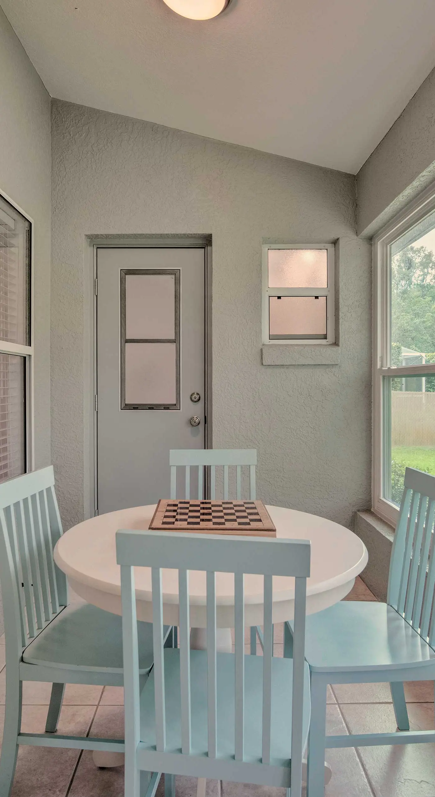 Crystal River Gem Near Three Sisters Springs!