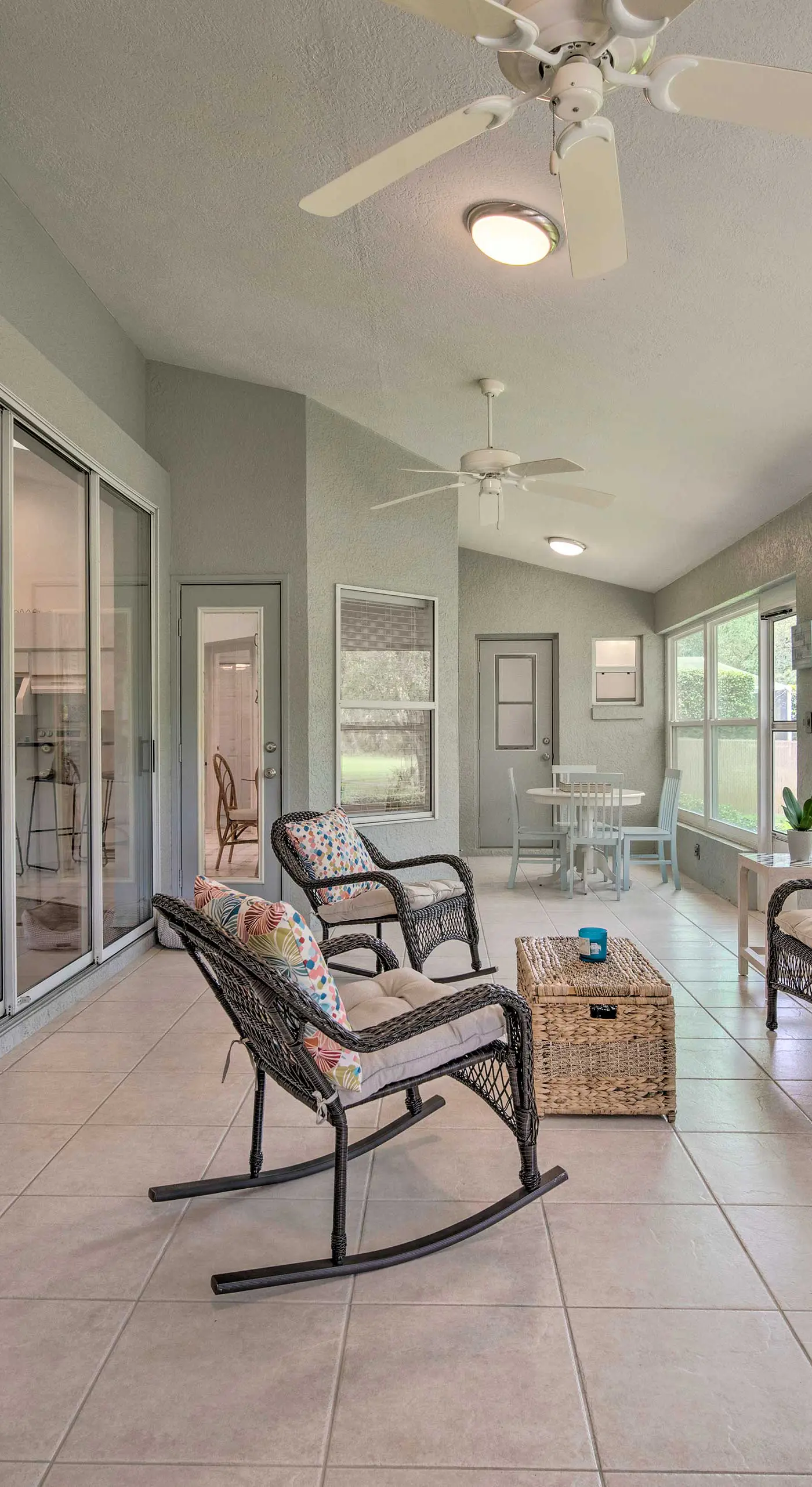 Crystal River Gem Near Three Sisters Springs!