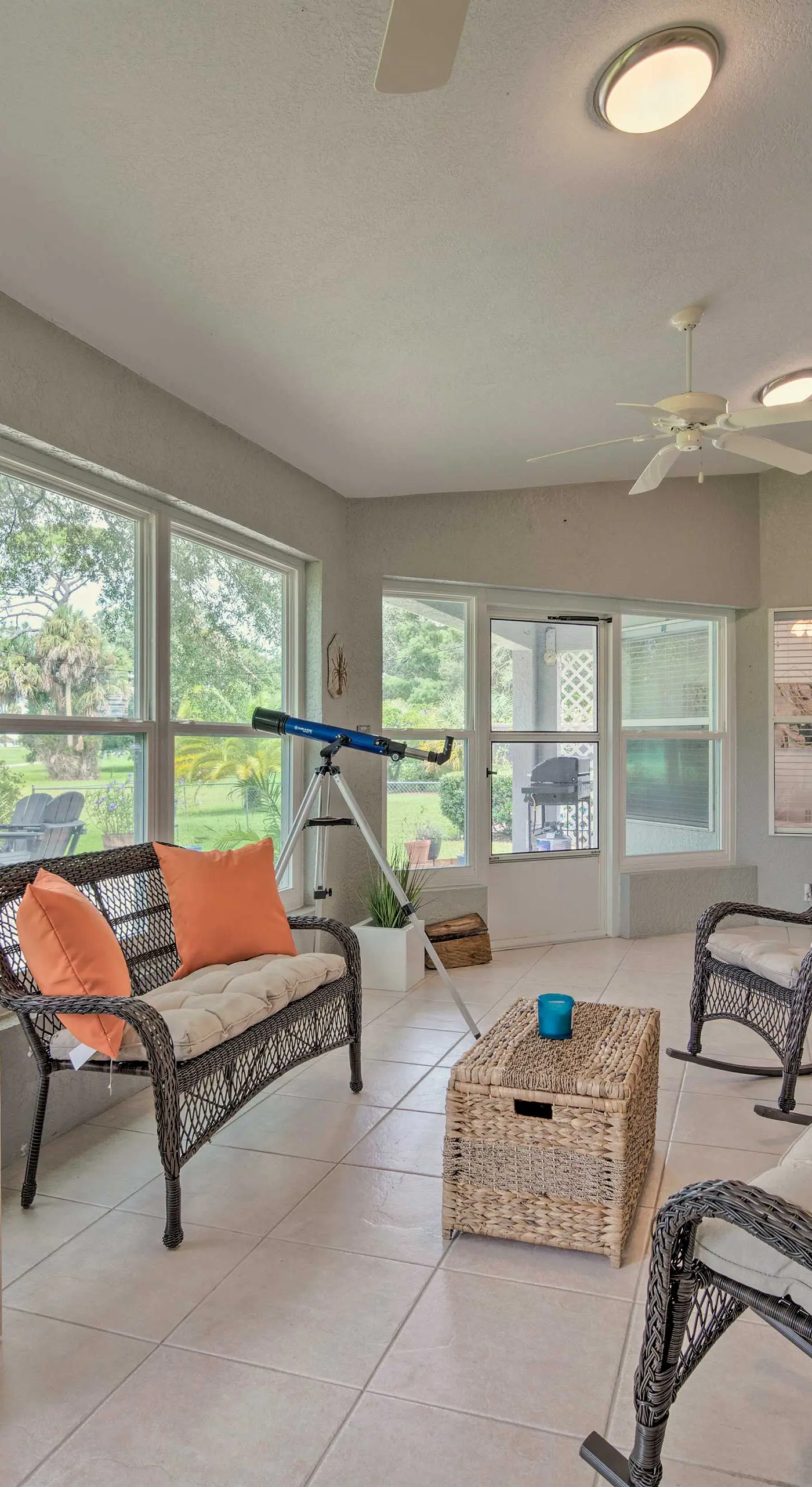 Crystal River Gem Near Three Sisters Springs!