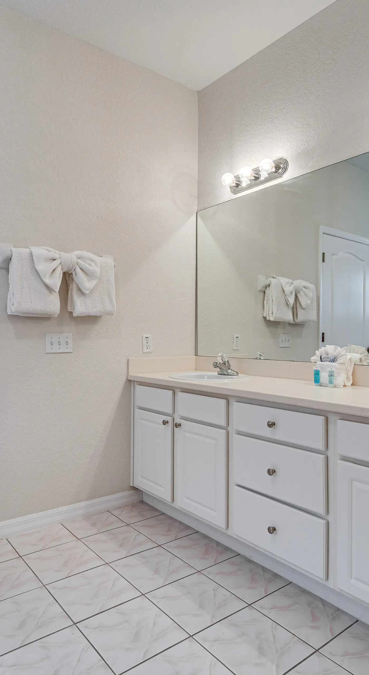 Fully Furnished Home w/ Pool | 31+ Night Stays