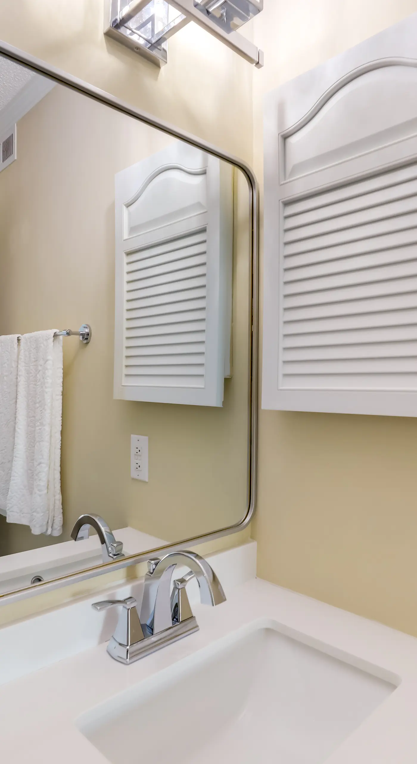 Emerald Isle Vacation Rental w/ Resort Pool!