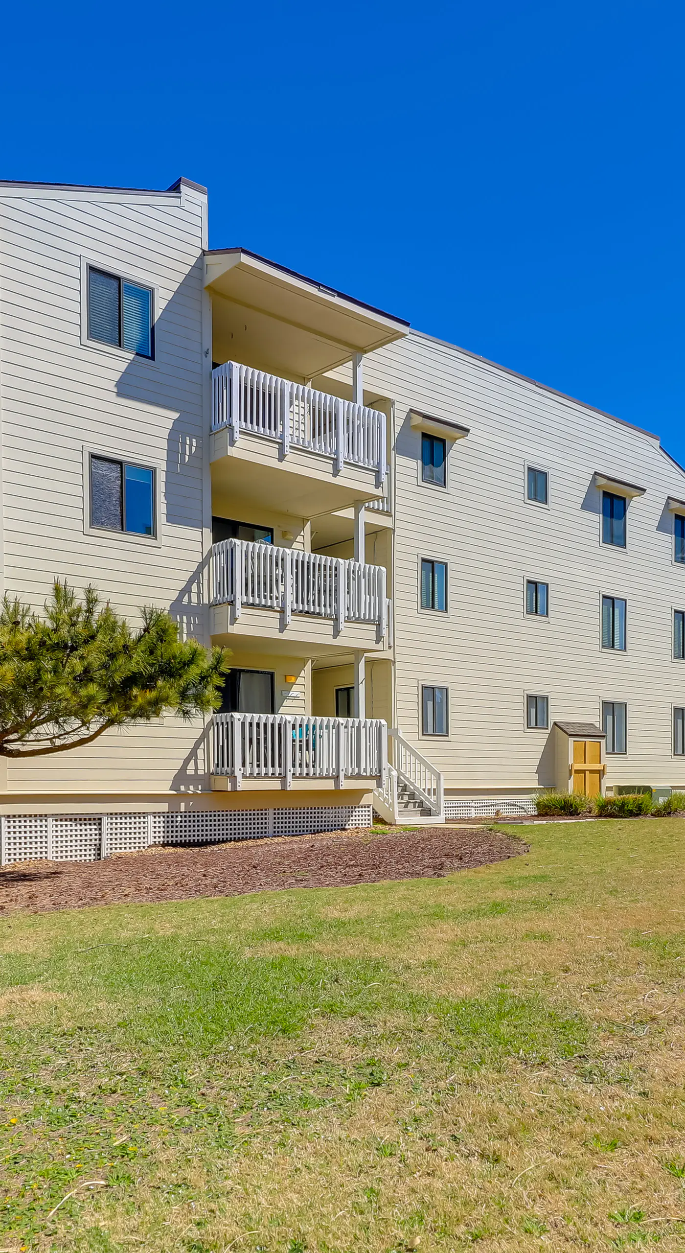 Emerald Isle Vacation Rental w/ Resort Pool!