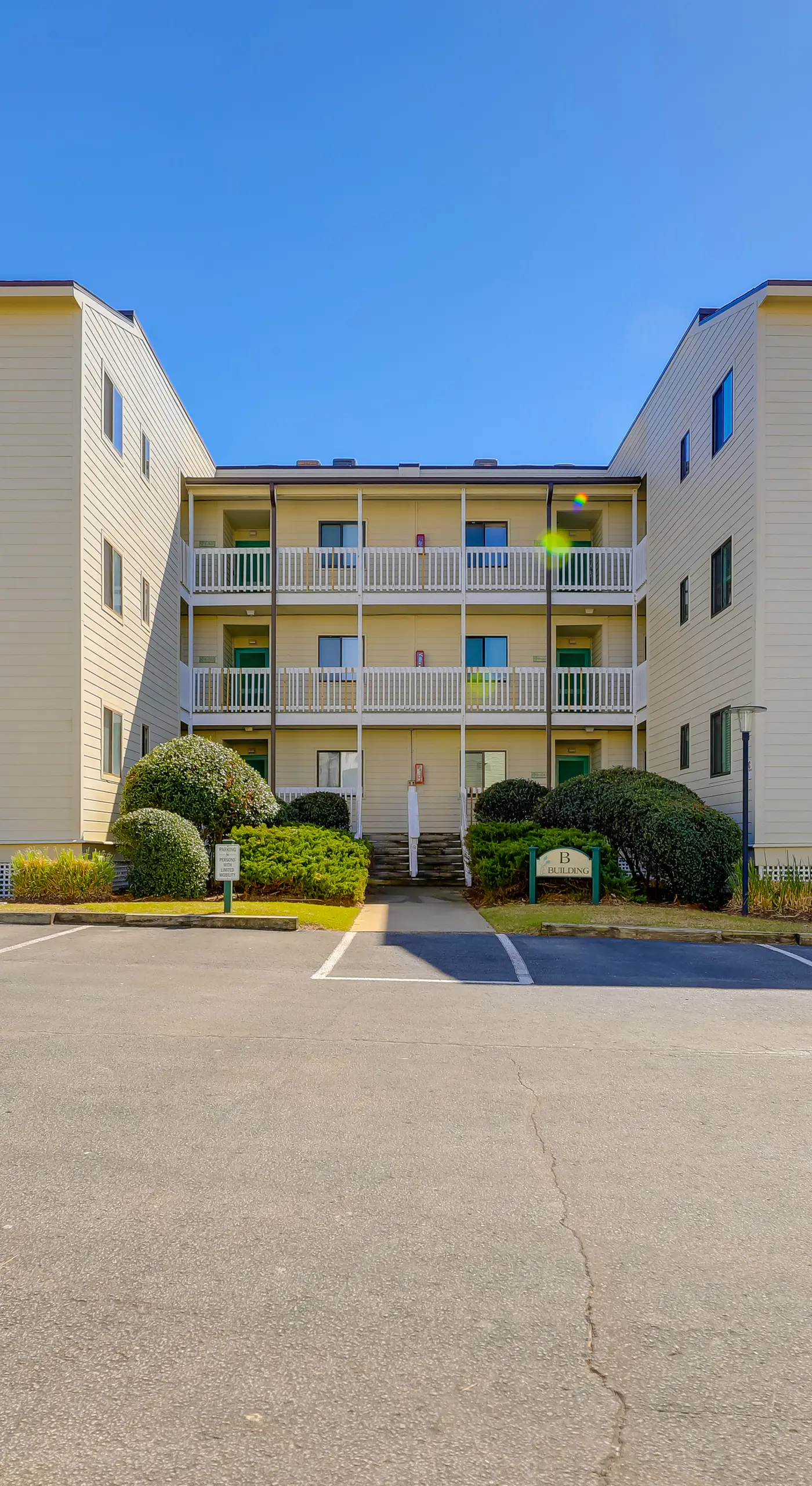 Emerald Isle Vacation Rental w/ Resort Pool!