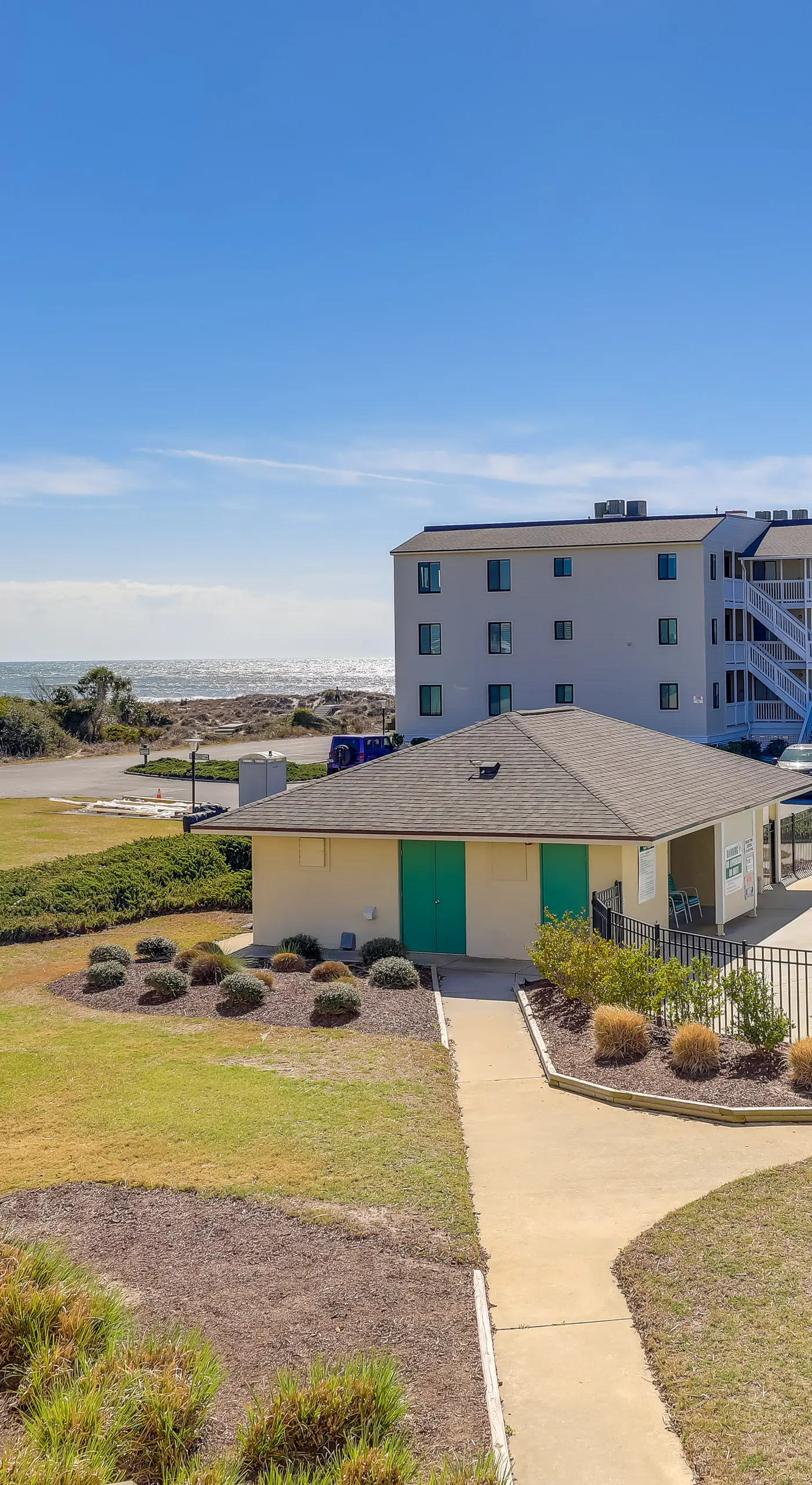 Emerald Isle Vacation Rental w/ Resort Pool!