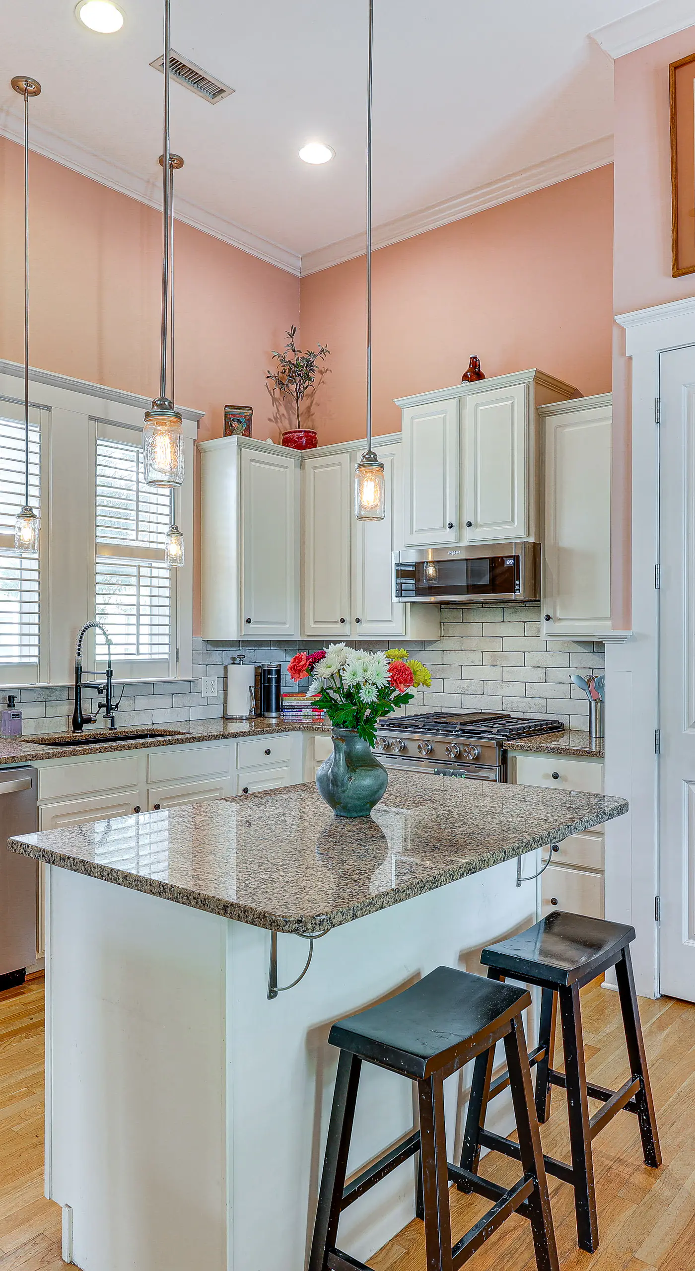Charming Wilmington Cottage - Walk to Downtown!