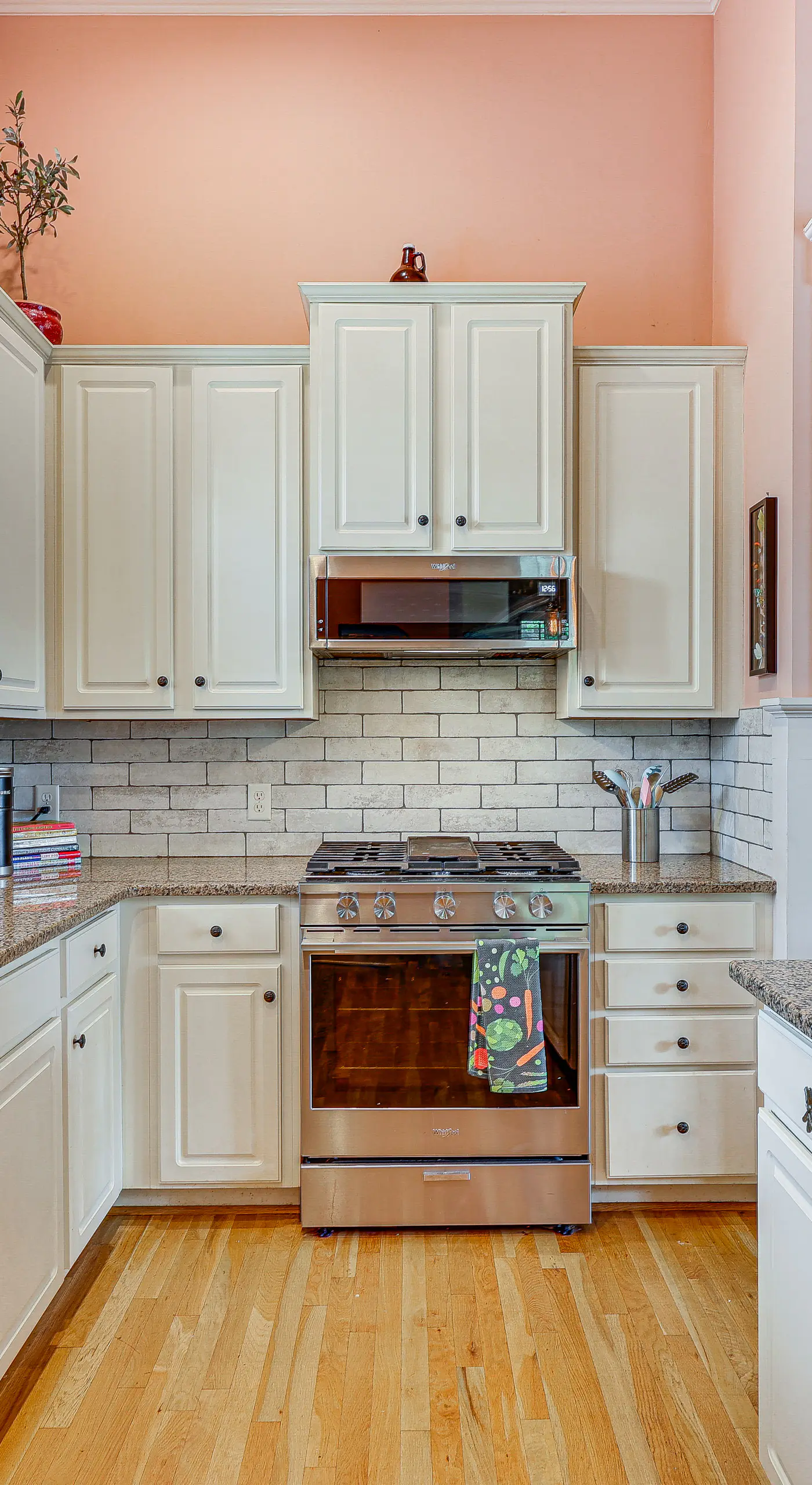Charming Wilmington Cottage - Walk to Downtown!