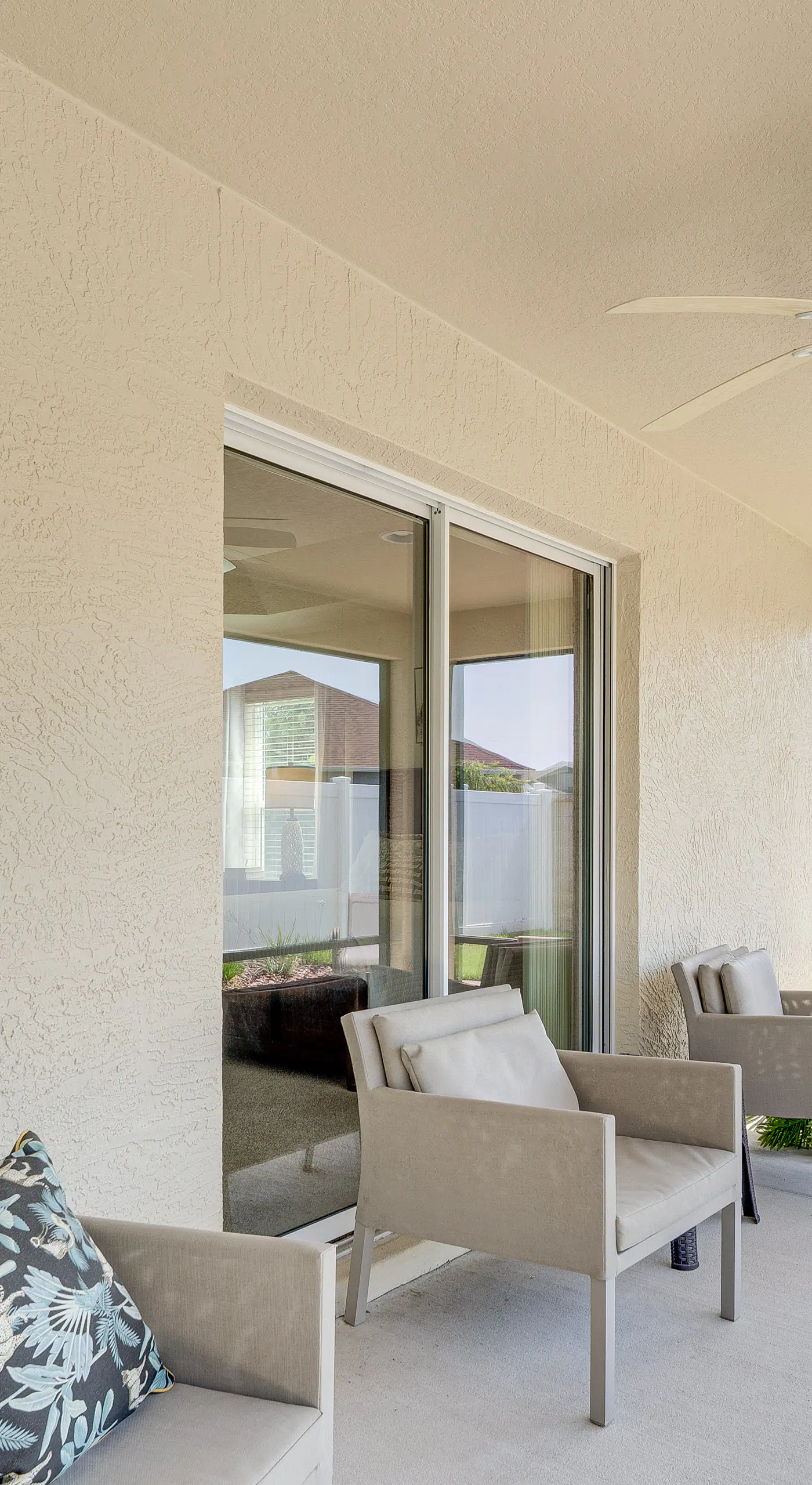 Easy Pool Access & Private Patio! DeLuna Villa