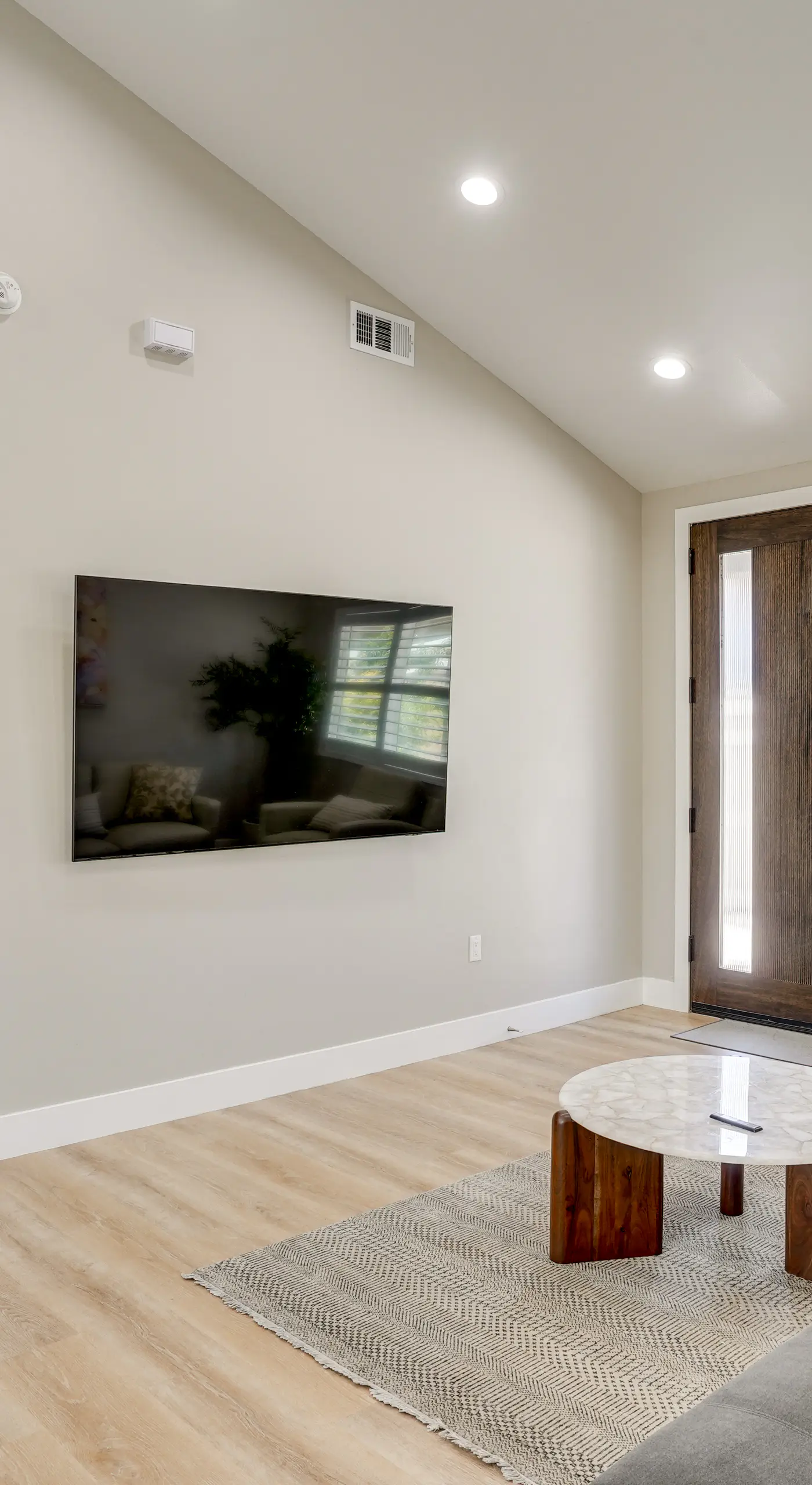 2 Mi to Disneyland: Home w/ Furnished Patio!
