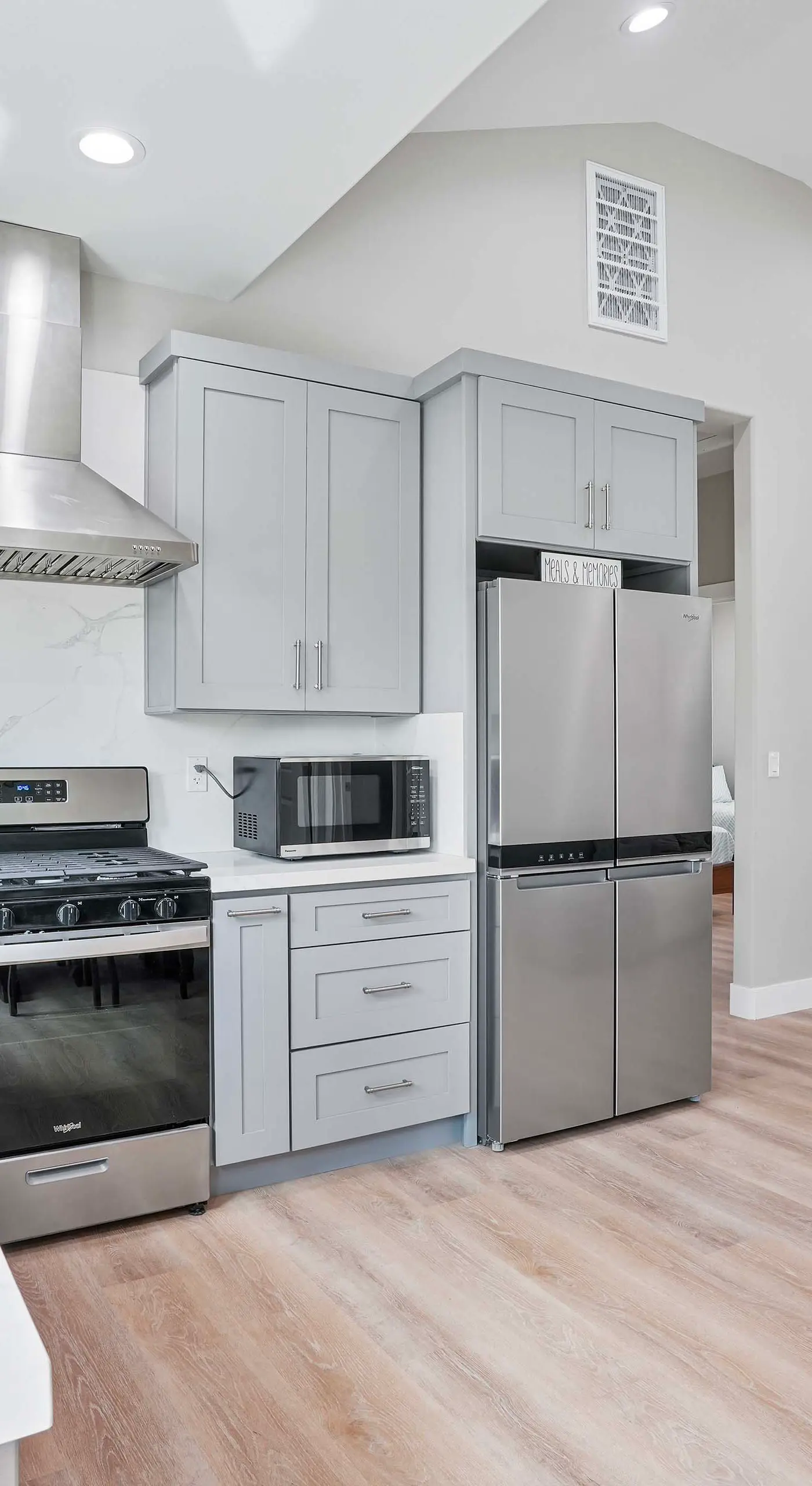 2 Mi to Disneyland: Home w/ Furnished Patio!