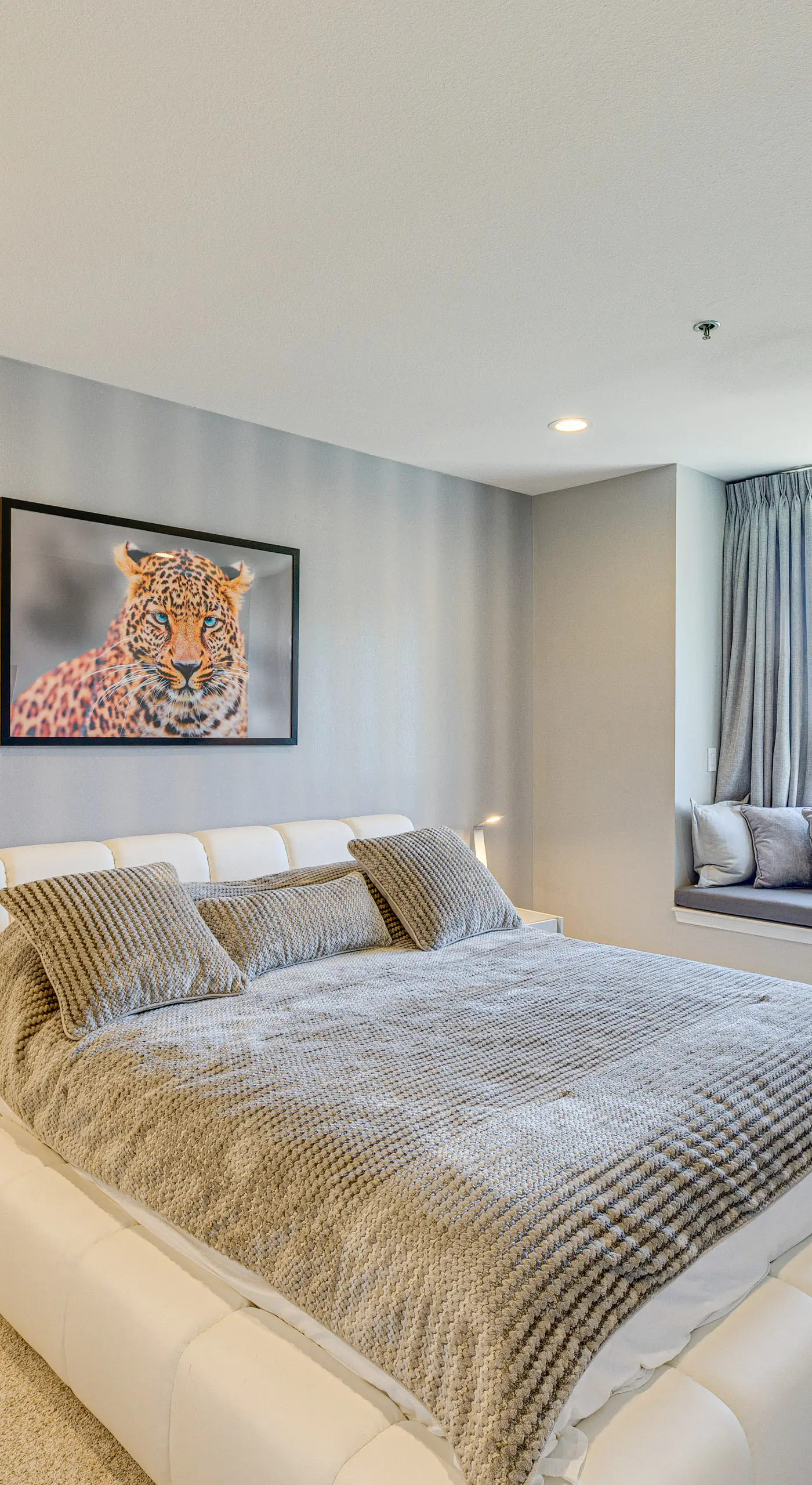 2 Mi to Hollywood: Condo w/ Pool & Hot Tub Access