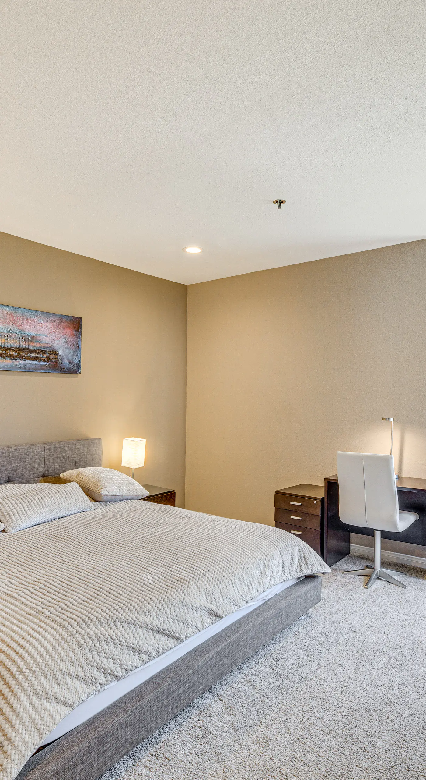 2 Mi to Hollywood: Condo w/ Pool & Hot Tub Access