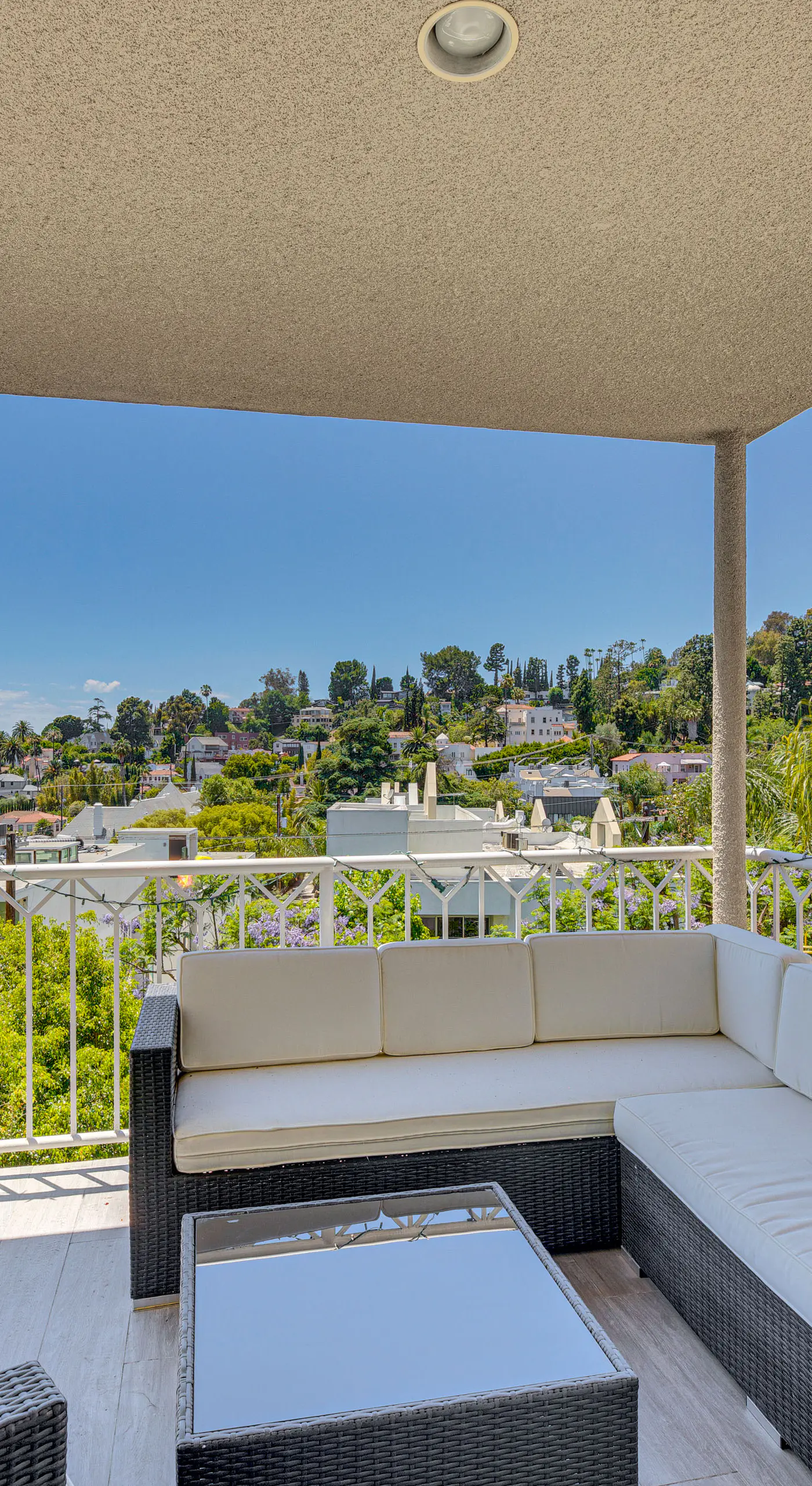 2 Mi to Hollywood: Condo w/ Pool & Hot Tub Access