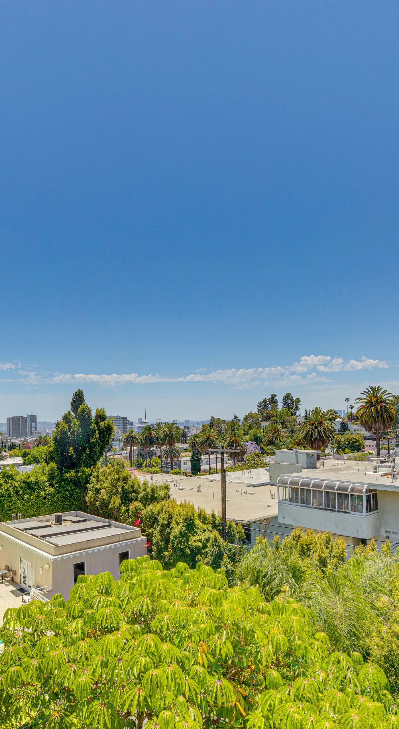 2 Mi to Hollywood: Condo w/ Pool & Hot Tub Access