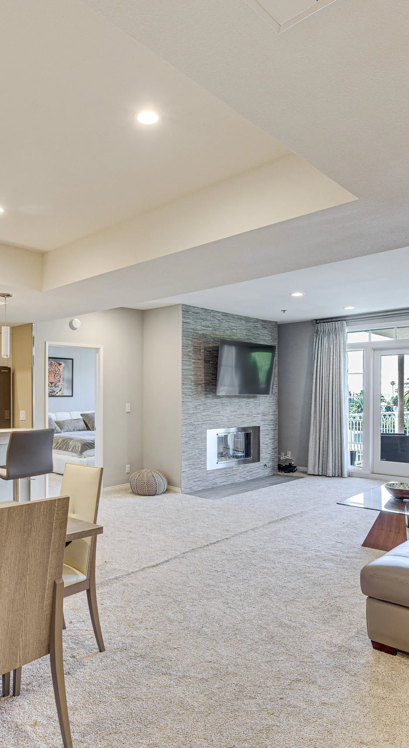 2 Mi to Hollywood: Condo w/ Pool & Hot Tub Access