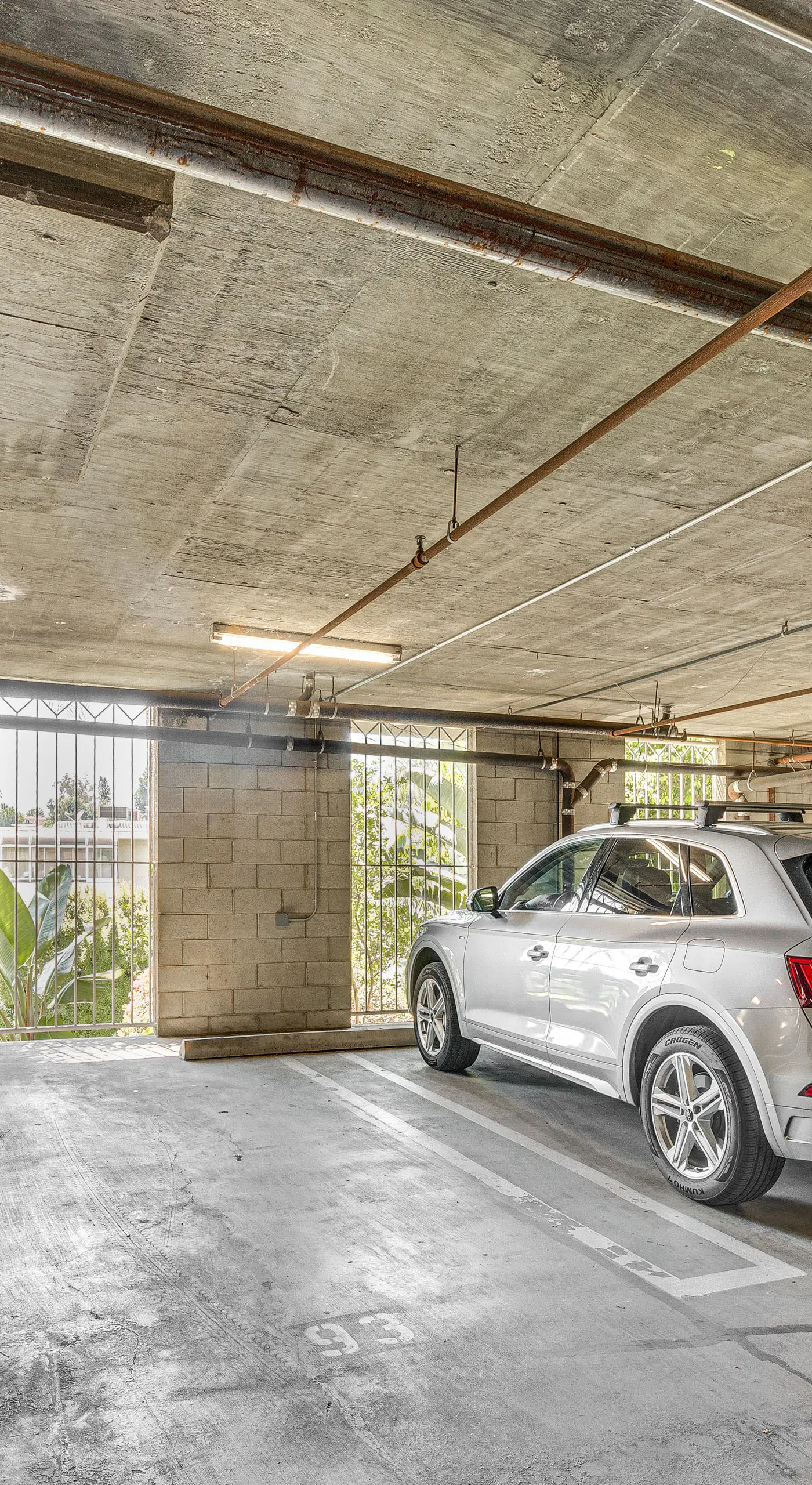 2 Mi to Hollywood: Condo w/ Pool & Hot Tub Access