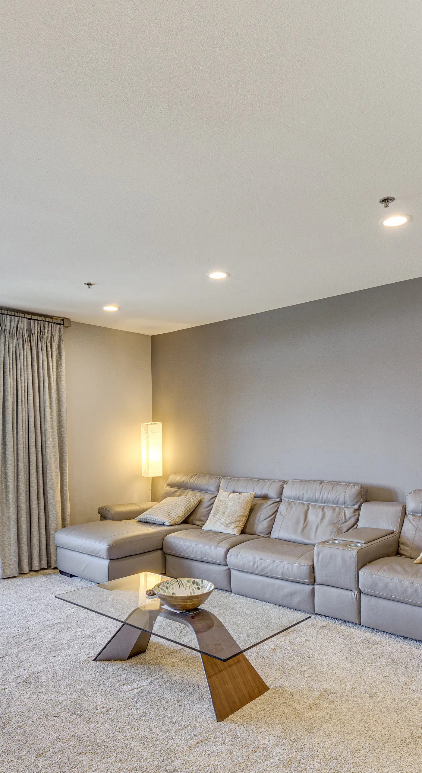 2 Mi to Hollywood: Condo w/ Pool & Hot Tub Access