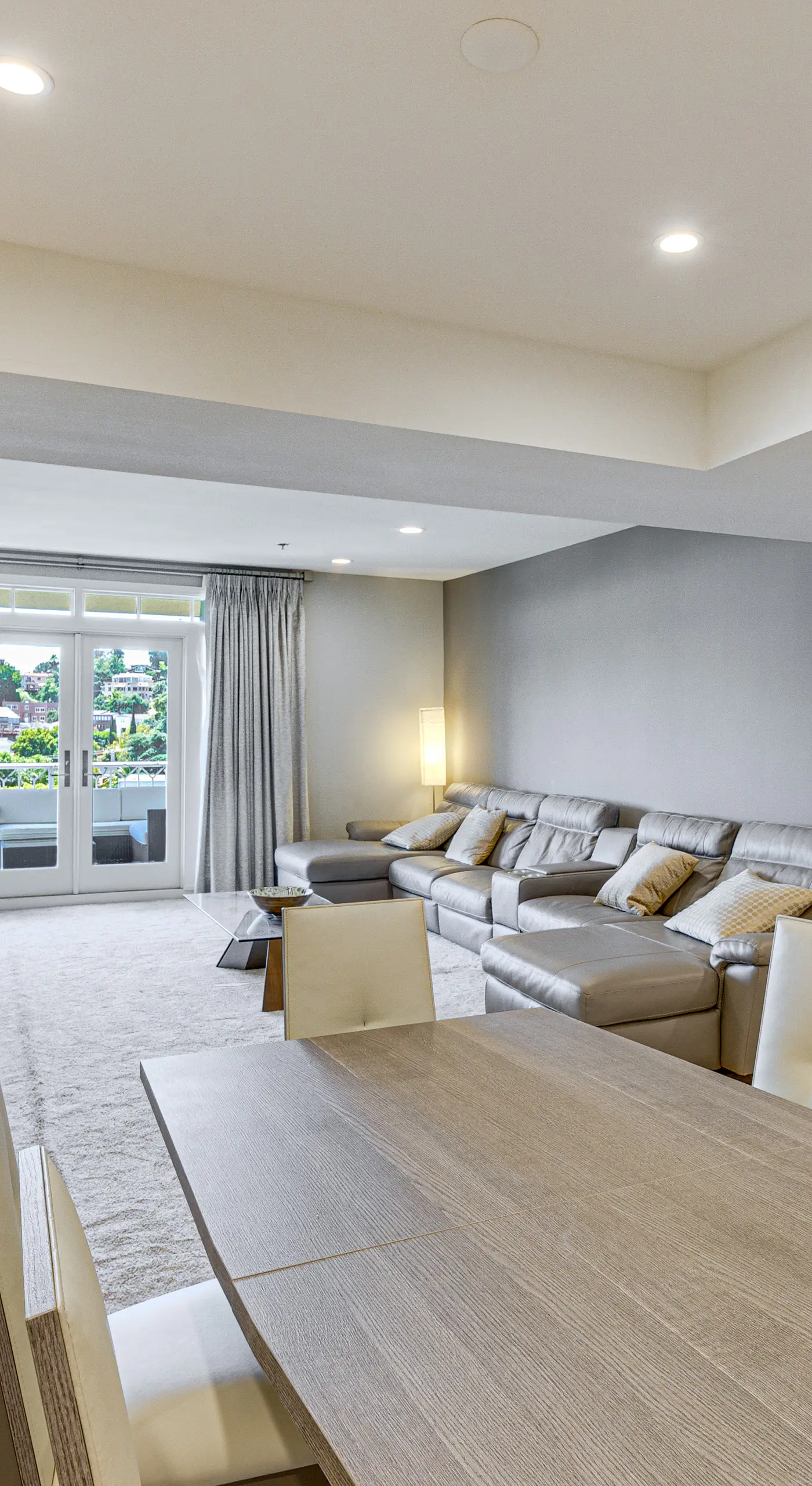 2 Mi to Hollywood: Condo w/ Pool & Hot Tub Access