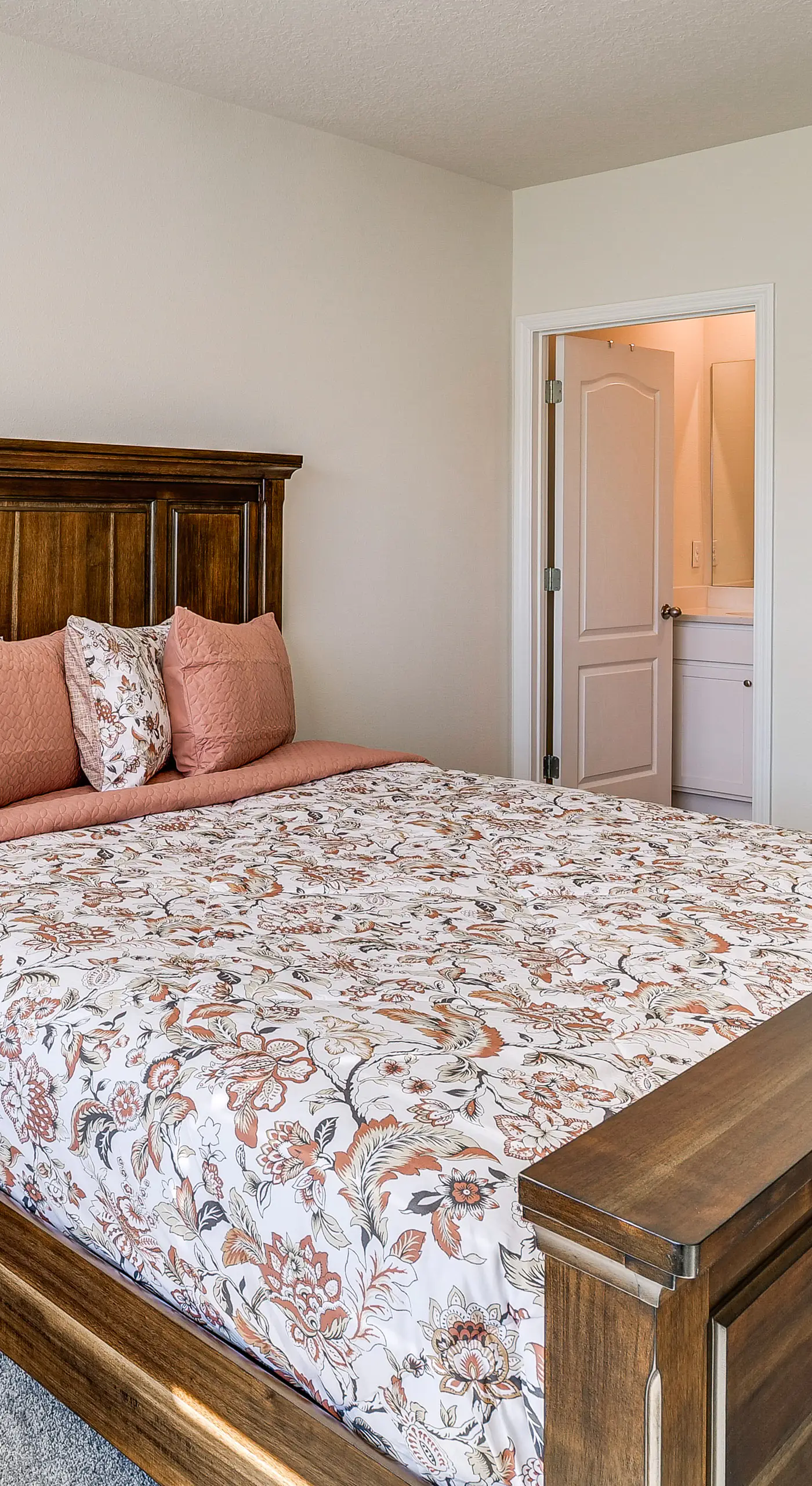 2 Mi to Dtwn: Newly Built Townhome in Davenport