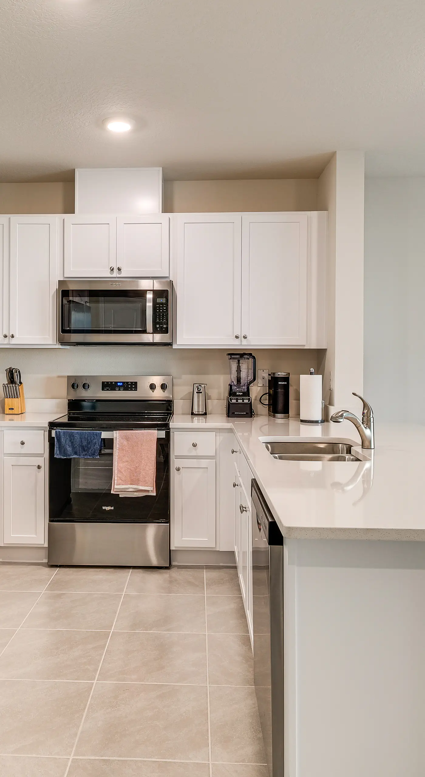 2 Mi to Dtwn: Newly Built Townhome in Davenport