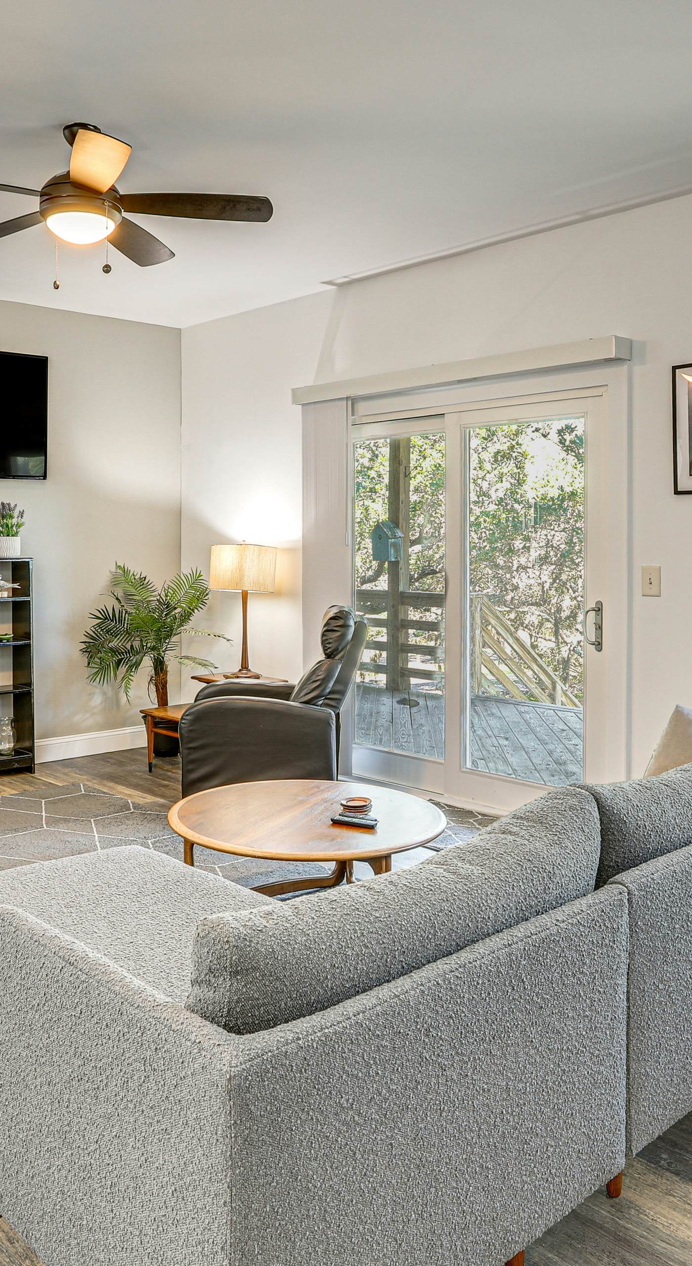 < 1 Mi to Ocean! OBX Condo w/ Decks, Pets Welcome
