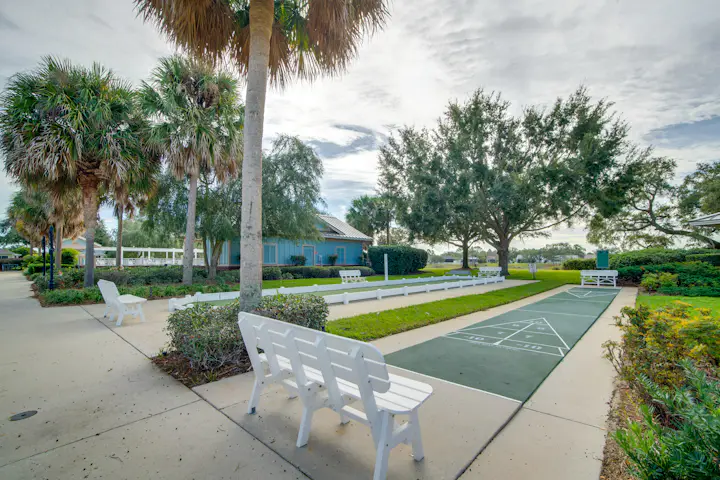 The Villages Home 2 Mi to Farmers & Crafts Market