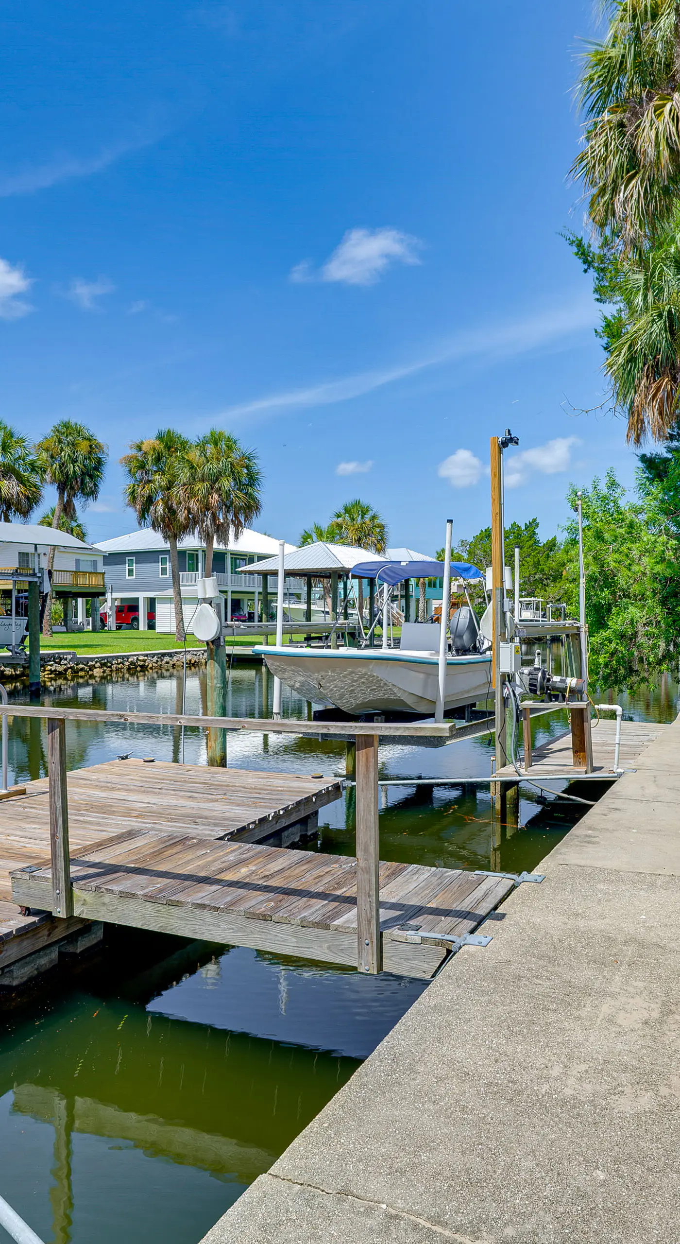 Fish, Paddle & Explore: Crystal River Gem w/ Dock