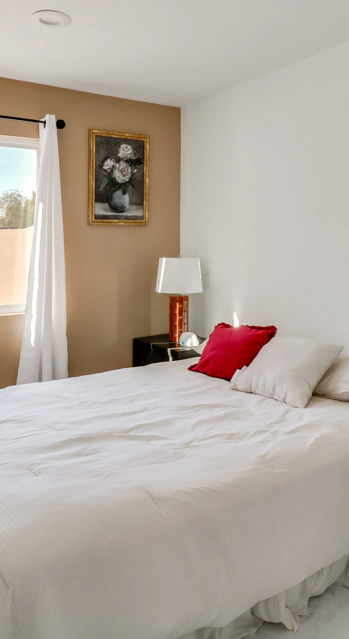13 Mi to Universal Studios: Renovated Cottage!