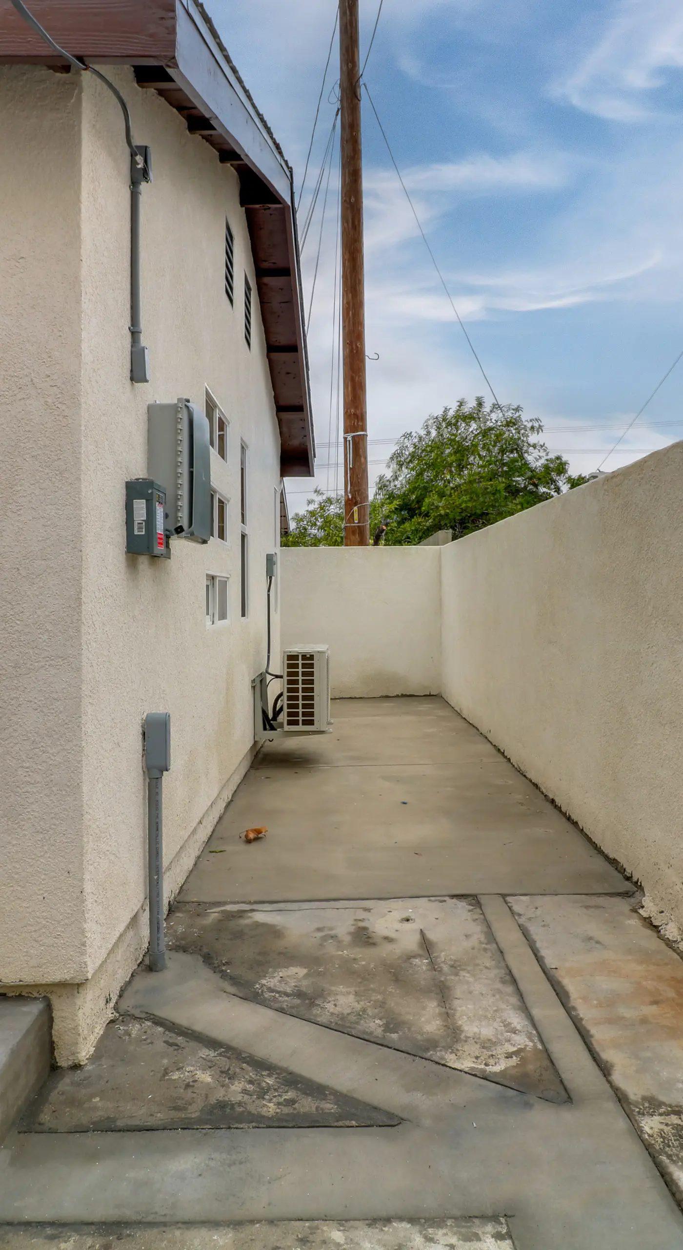 13 Mi to Universal Studios: Renovated Cottage!