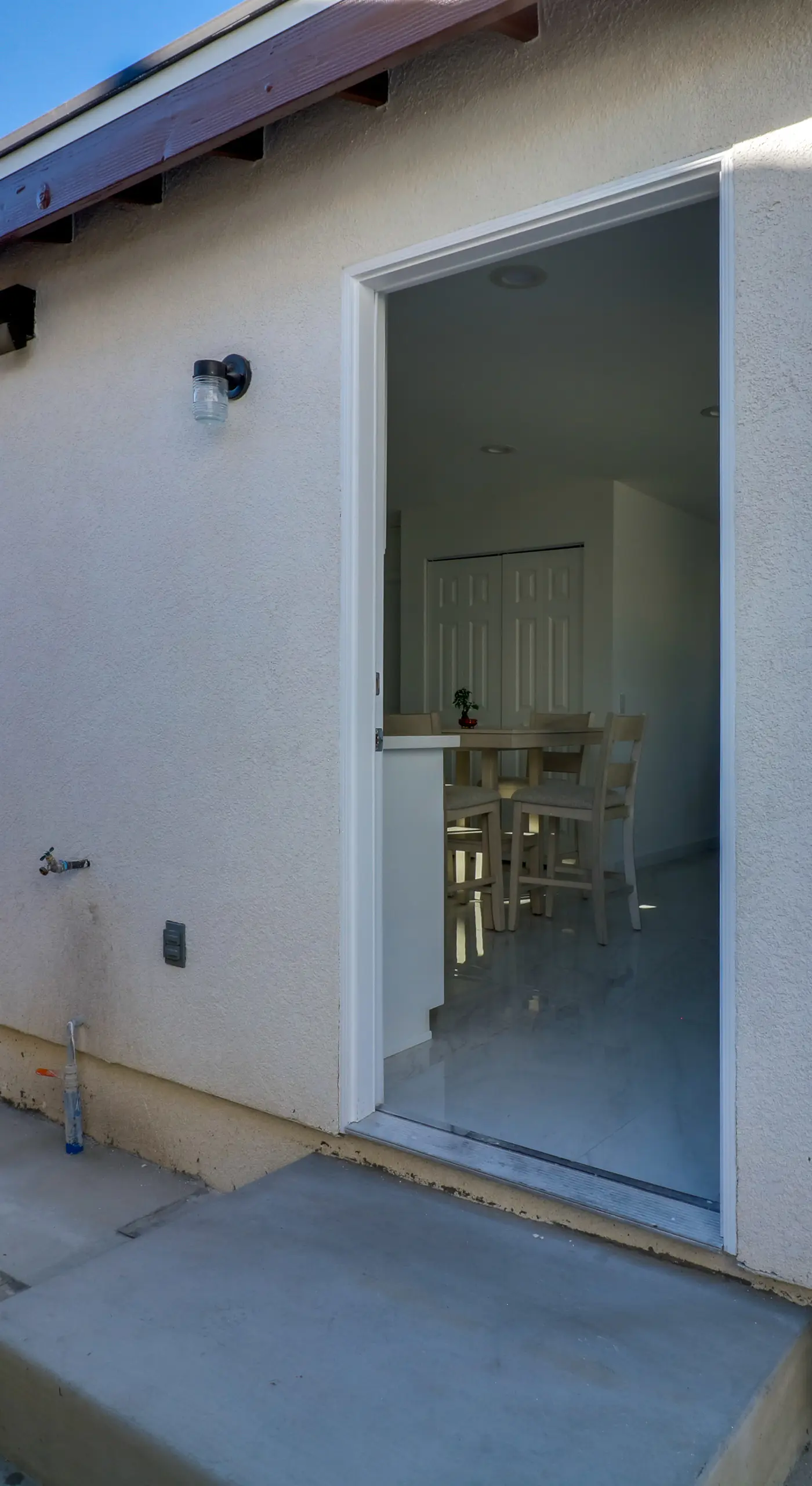 13 Mi to Universal Studios: Renovated Cottage!