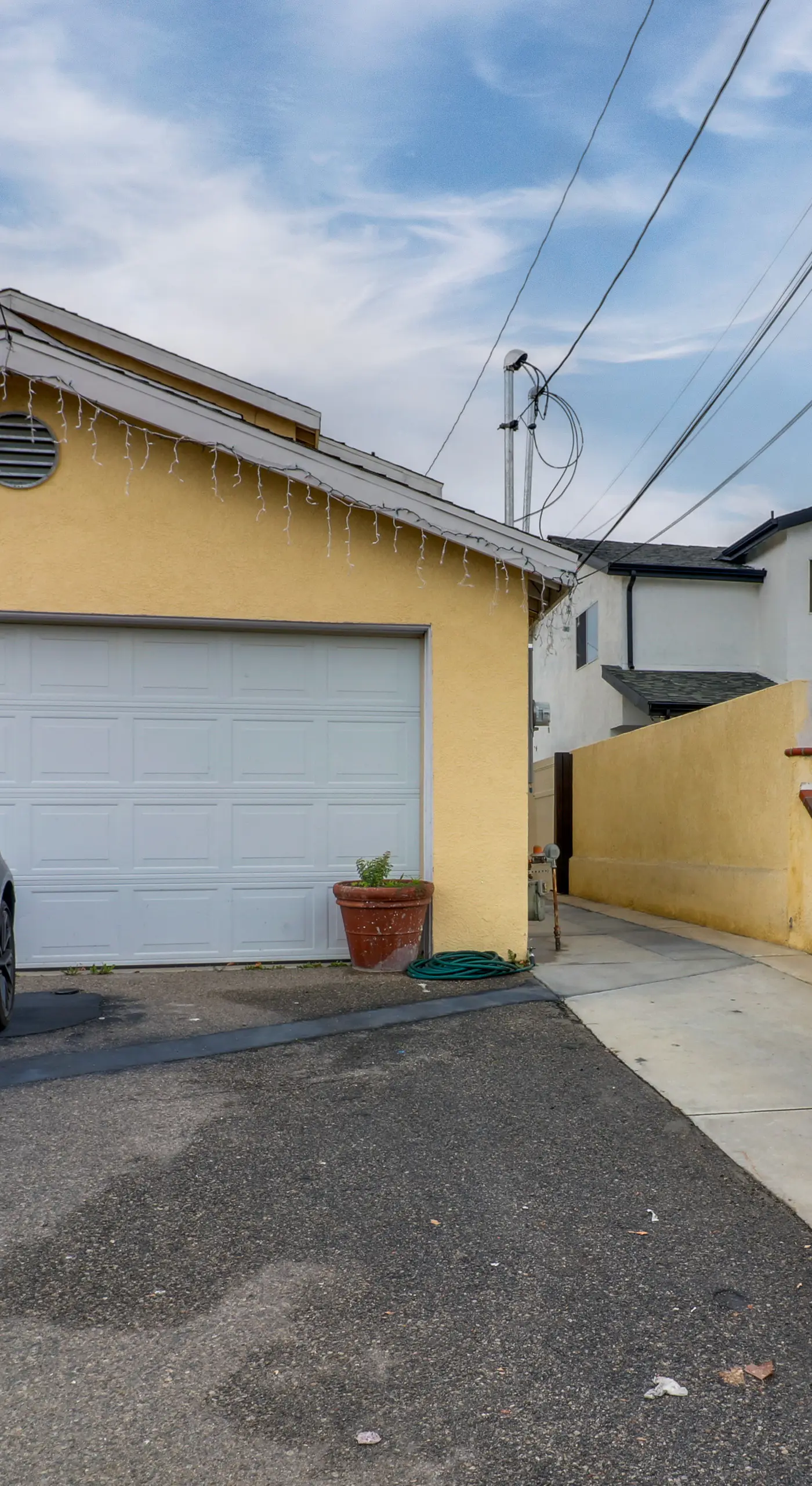 13 Mi to Universal Studios: Renovated Cottage!