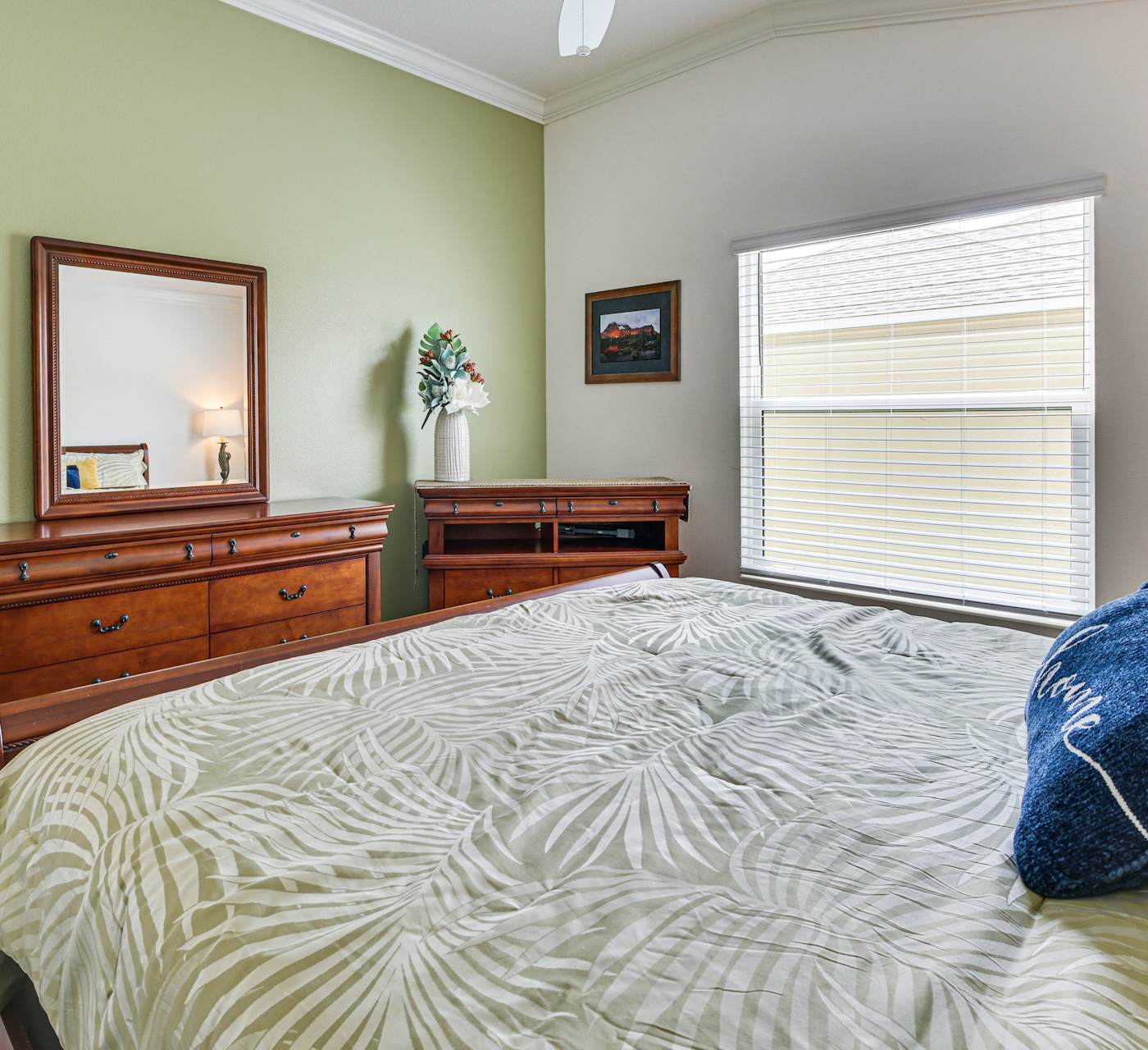 Easy Pool Access & Private Patio! DeLuna Villa