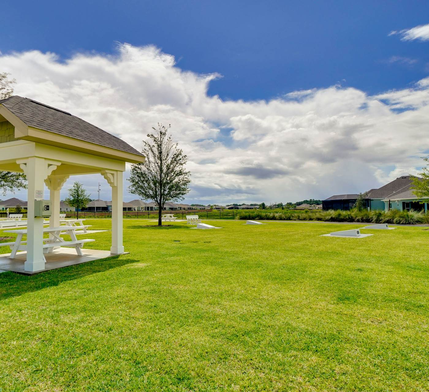 Easy Pool Access & Private Patio! DeLuna Villa