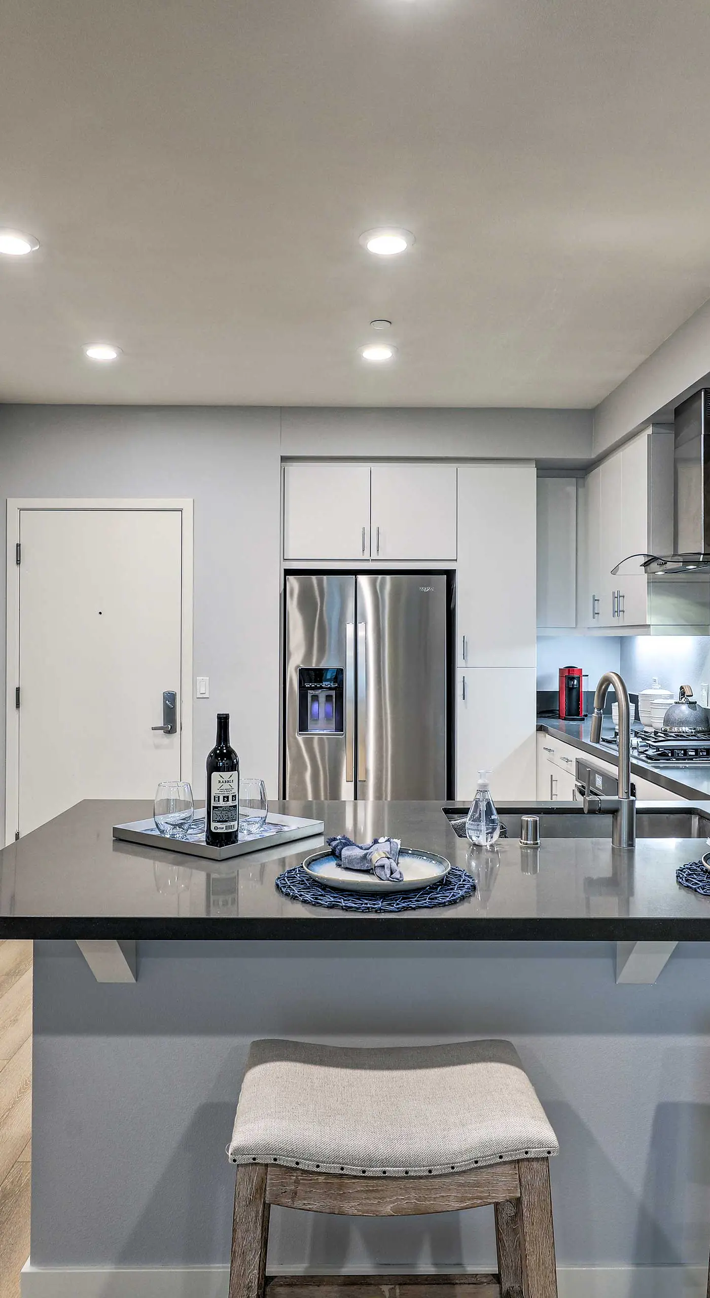 Modern Irvine Condo w/ Pool - 7 Mi to Beach!