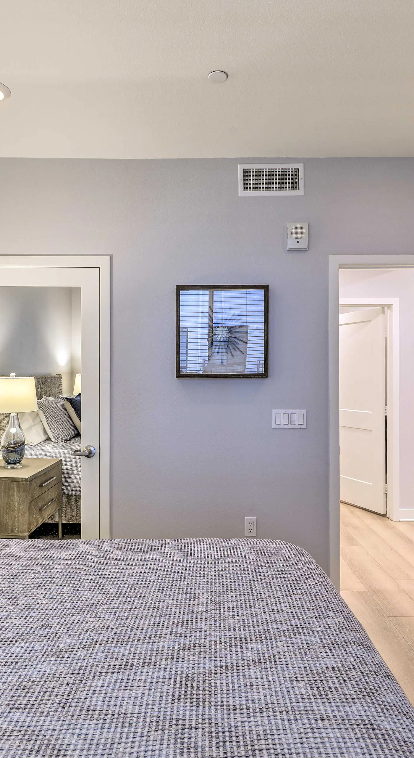 Modern Irvine Condo w/ Pool - 7 Mi to Beach!