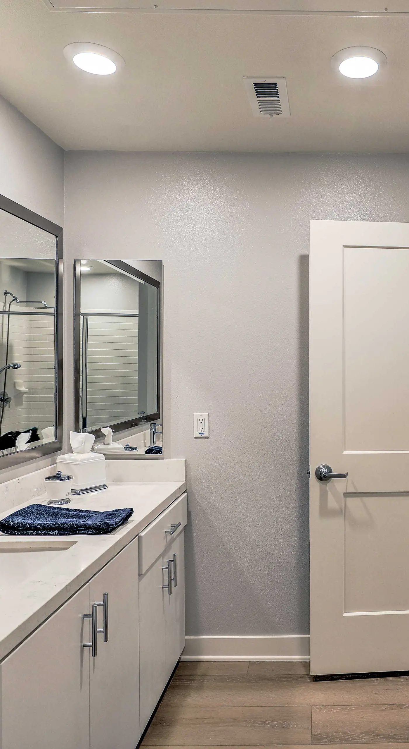 Modern Irvine Condo w/ Pool - 7 Mi to Beach!