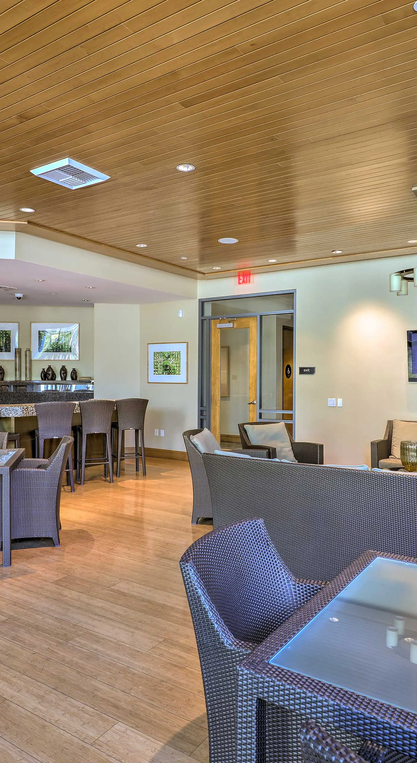 Modern Irvine Condo w/ Pool - 7 Mi to Beach!