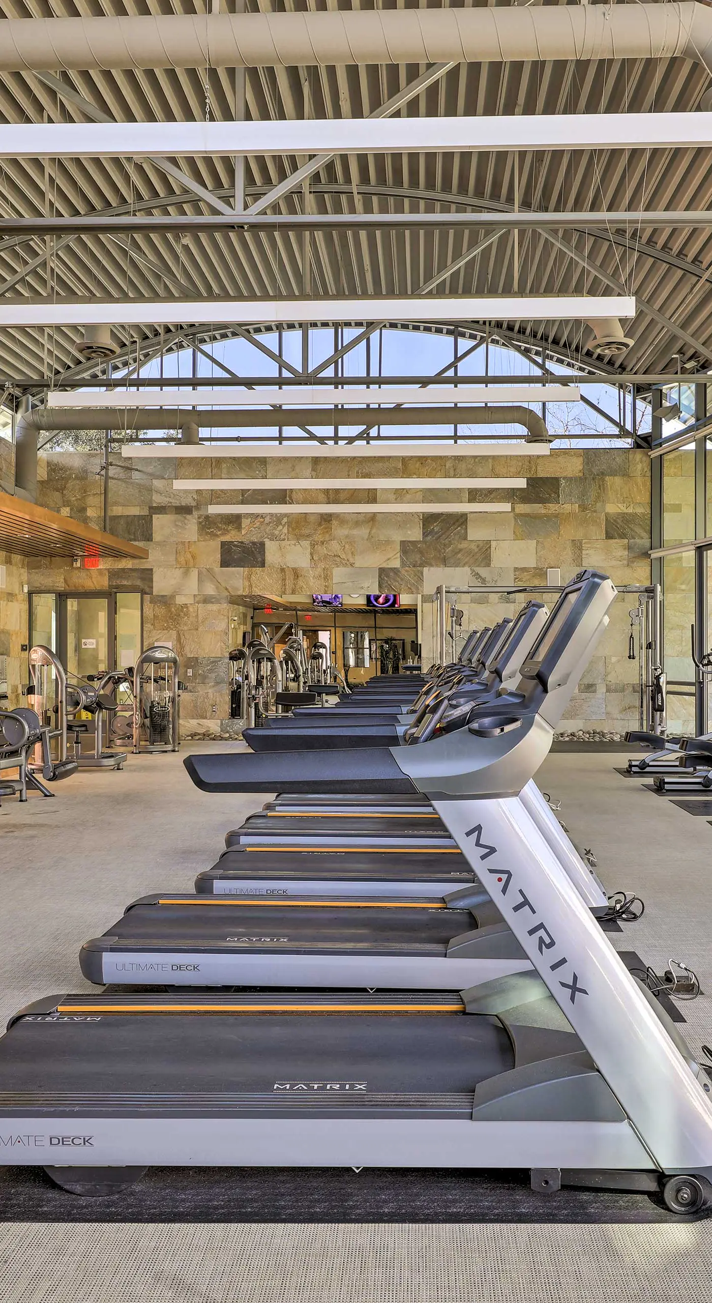 Modern Irvine Condo w/ Pool - 7 Mi to Beach!