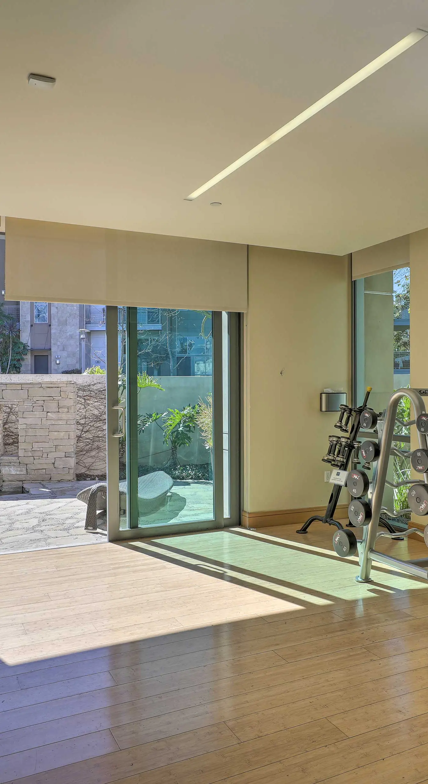 Modern Irvine Condo w/ Pool - 7 Mi to Beach!