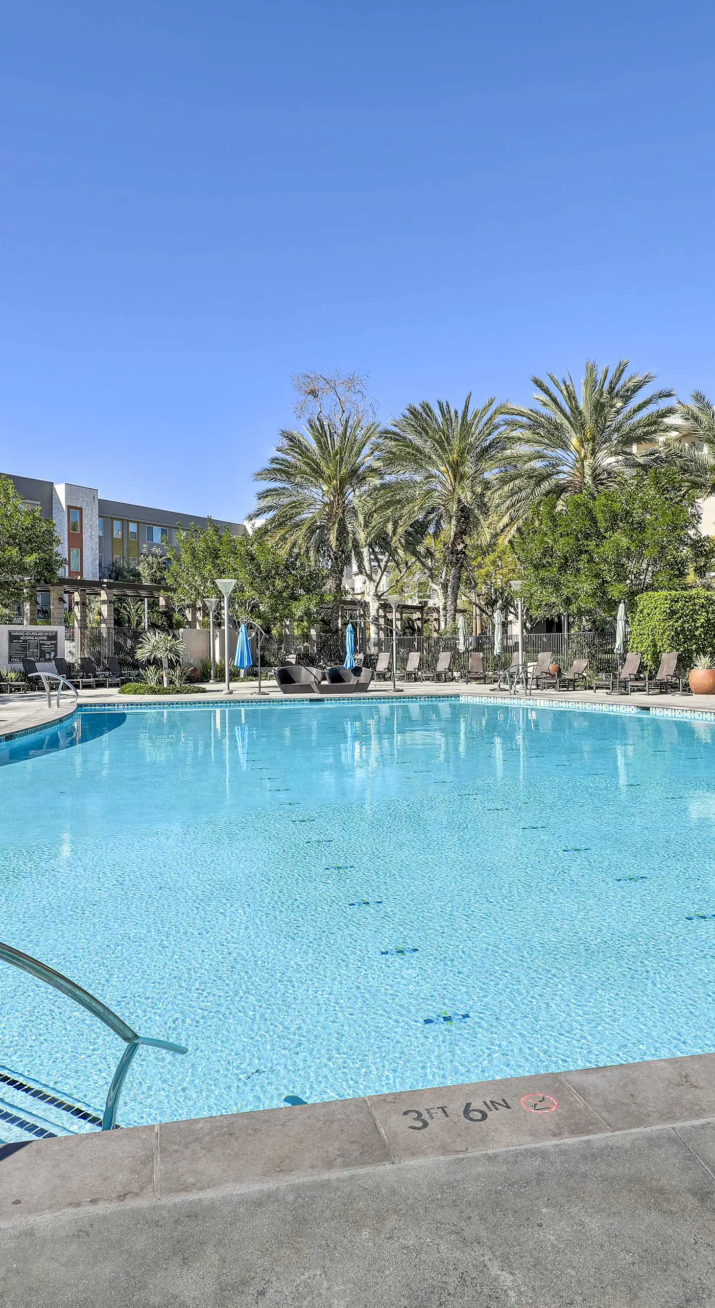 Modern Irvine Condo w/ Pool - 7 Mi to Beach!
