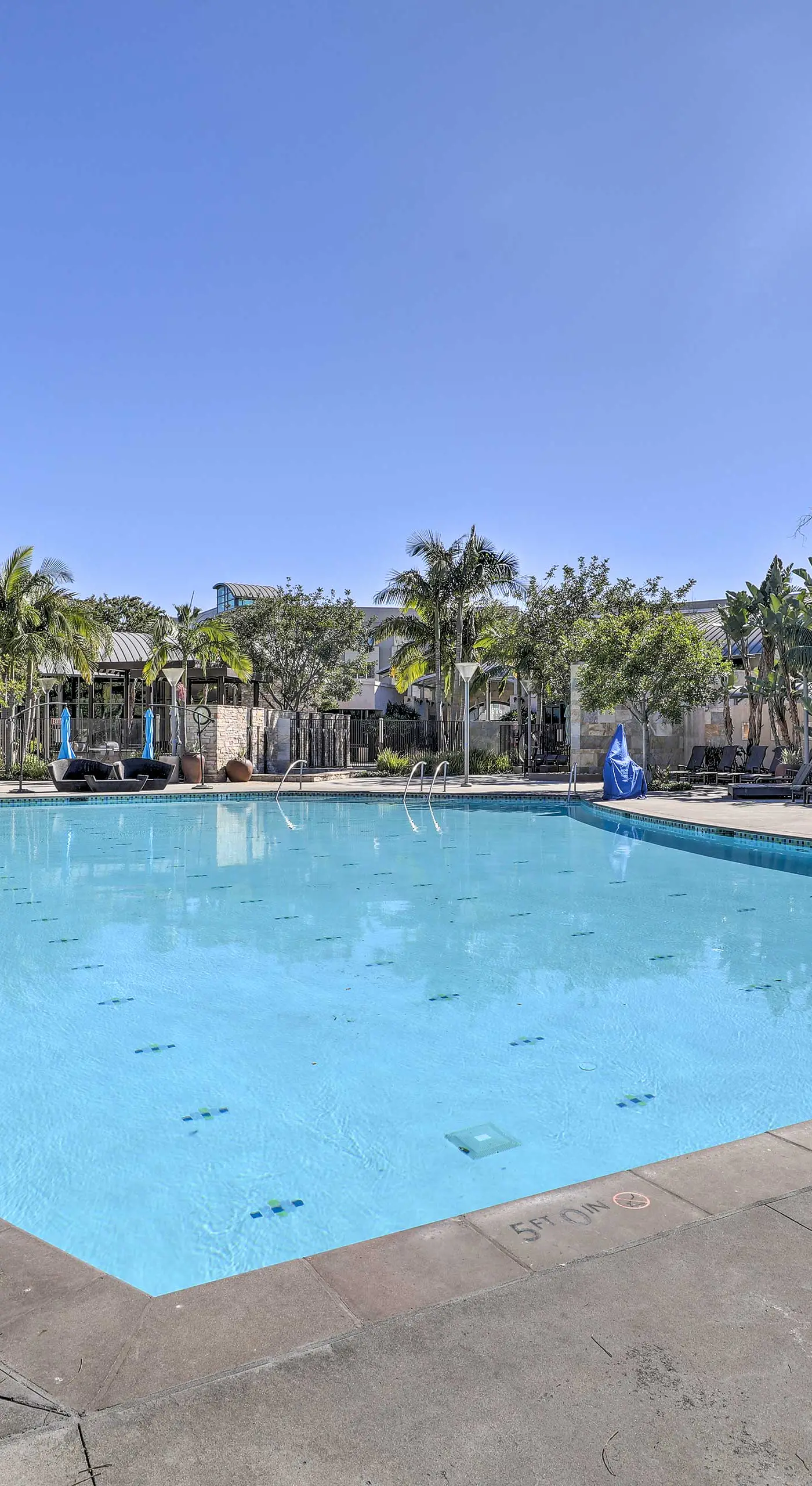 Modern Irvine Condo w/ Pool - 7 Mi to Beach!