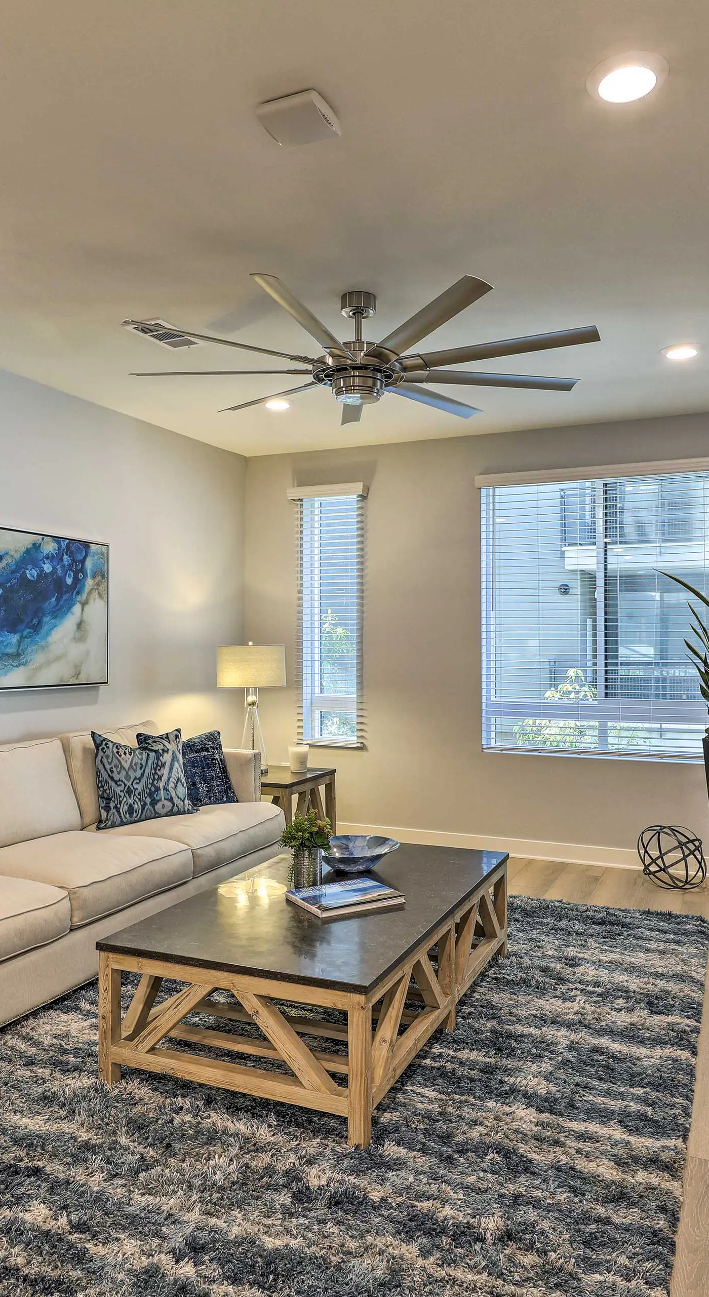 Modern Irvine Condo w/ Pool - 7 Mi to Beach!