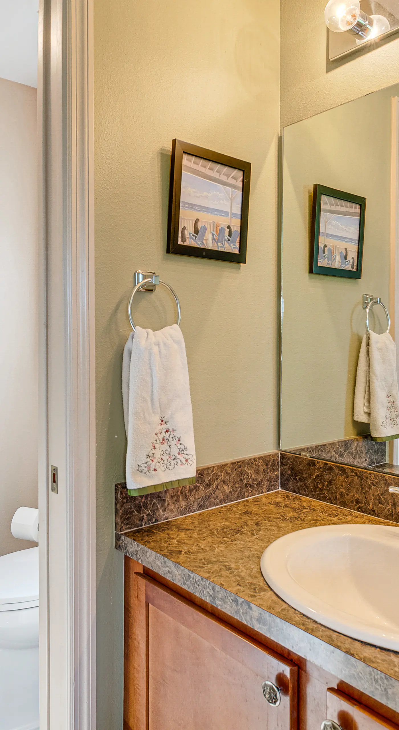 Ocala Home w/ Screened-In Porch & Community Perks!