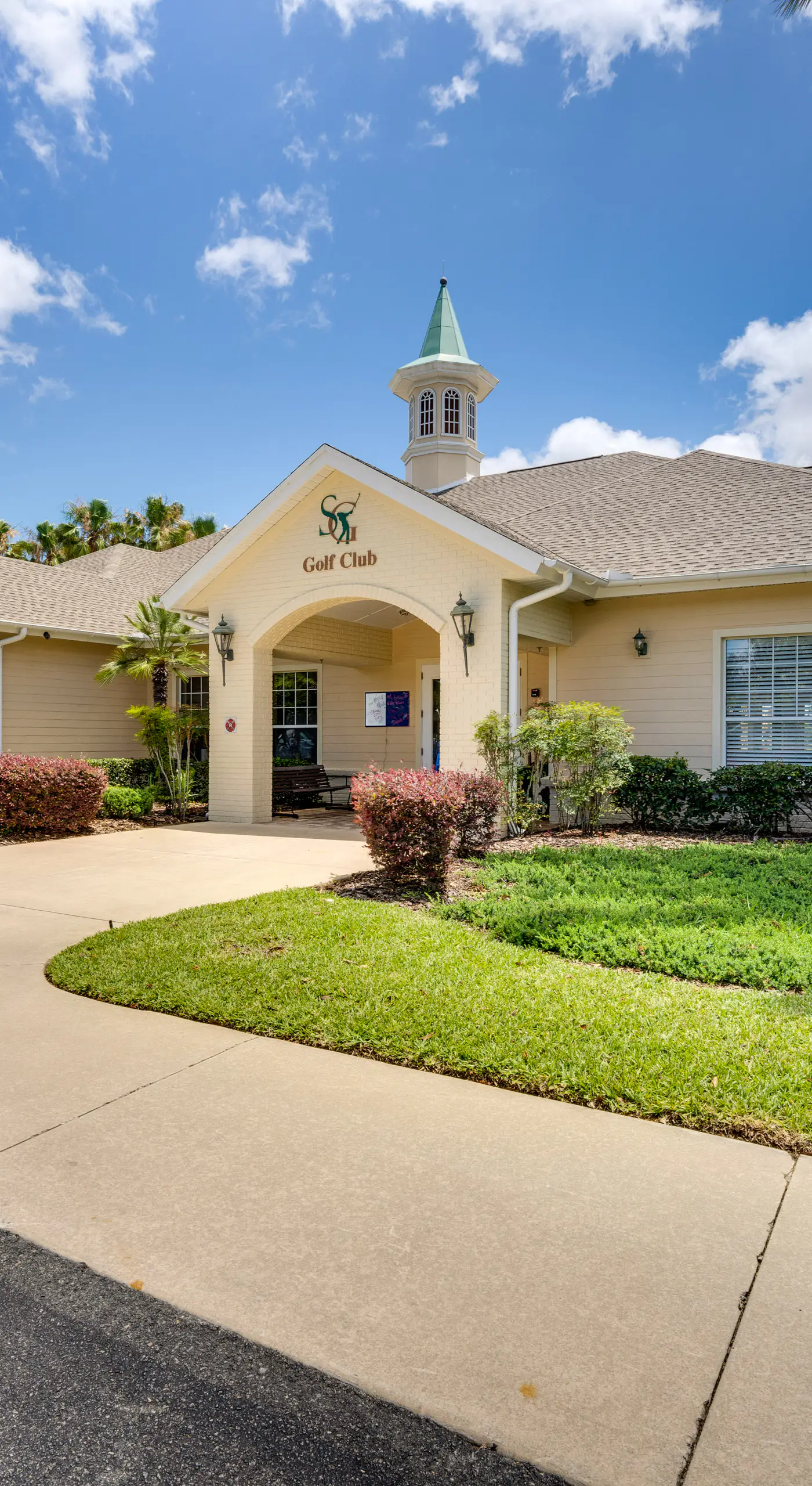 Ocala Home w/ Screened-In Porch & Community Perks!