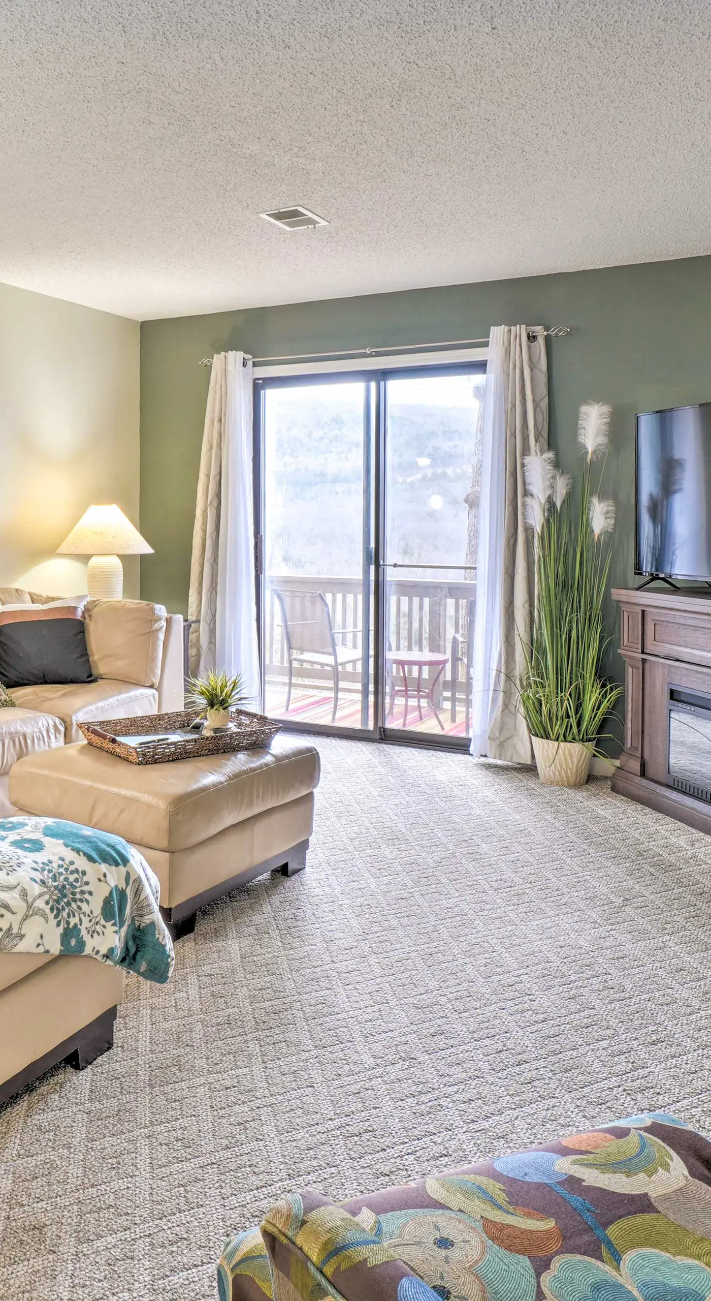 Resort Condo in Branson w/ Mountain & Lake Views!